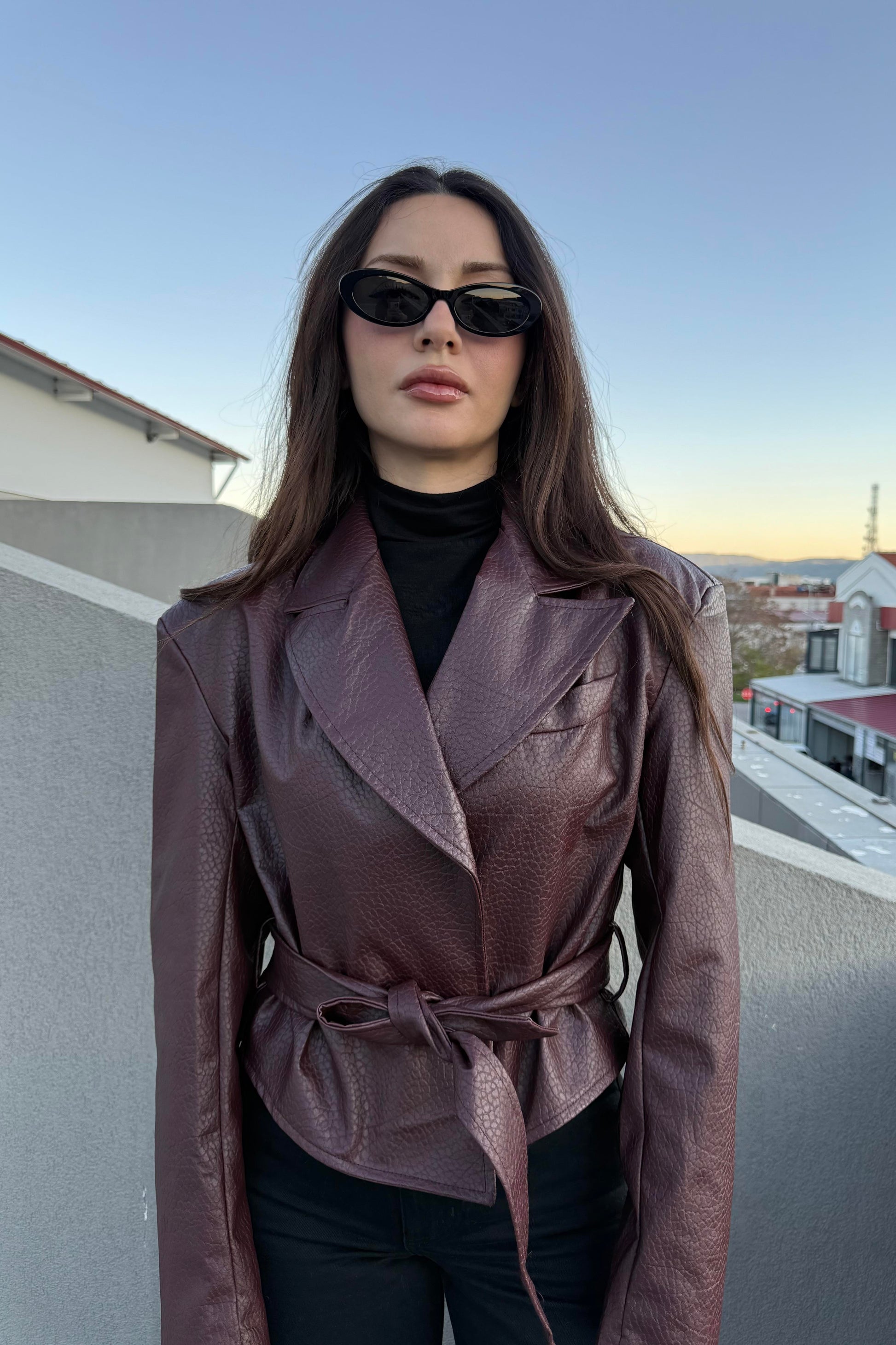 Kruvaze Vatkalı Kuşaklı Bordo Deri Ceket
