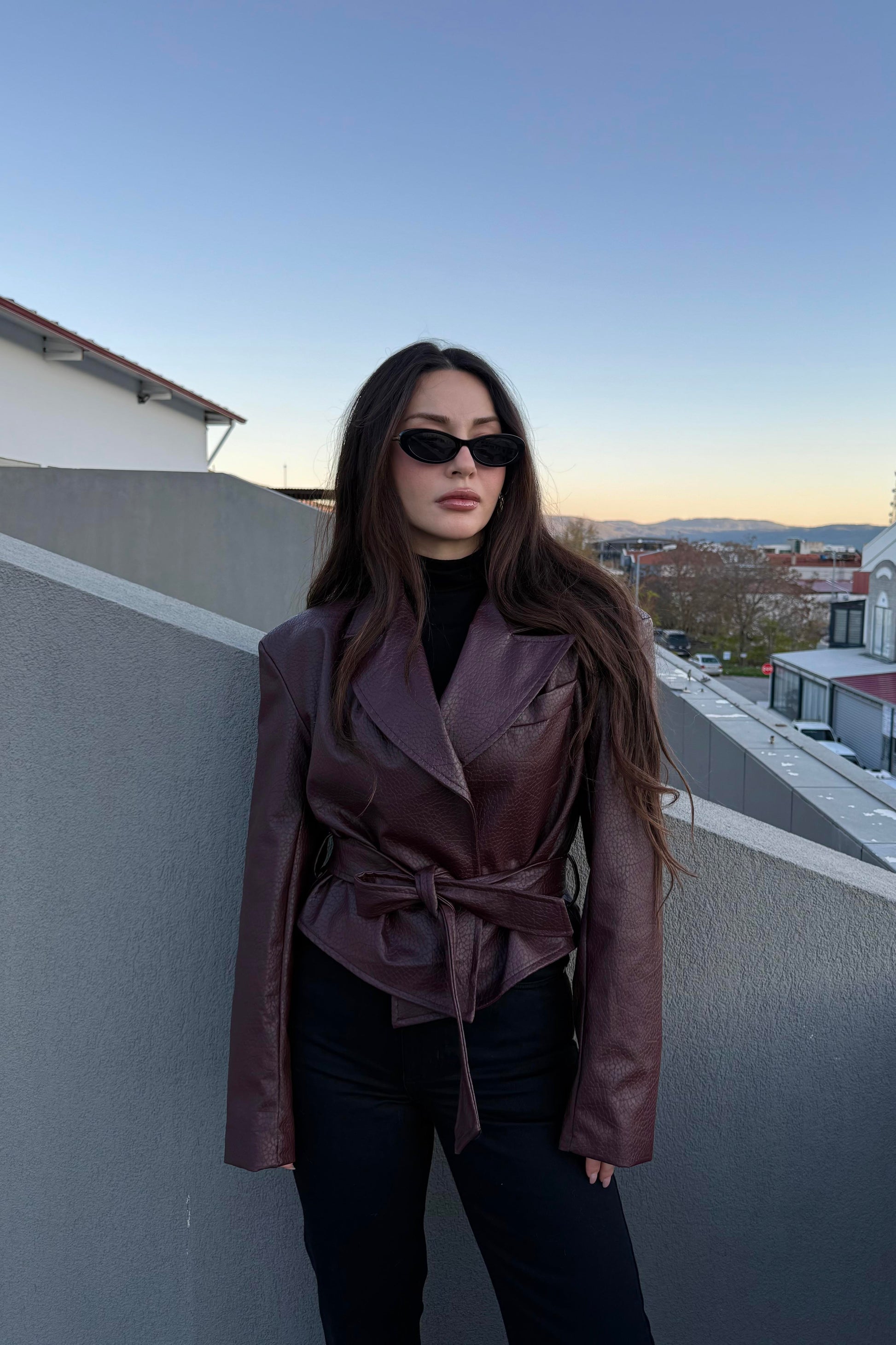 Kruvaze Vatkalı Kuşaklı Bordo Deri Ceket
