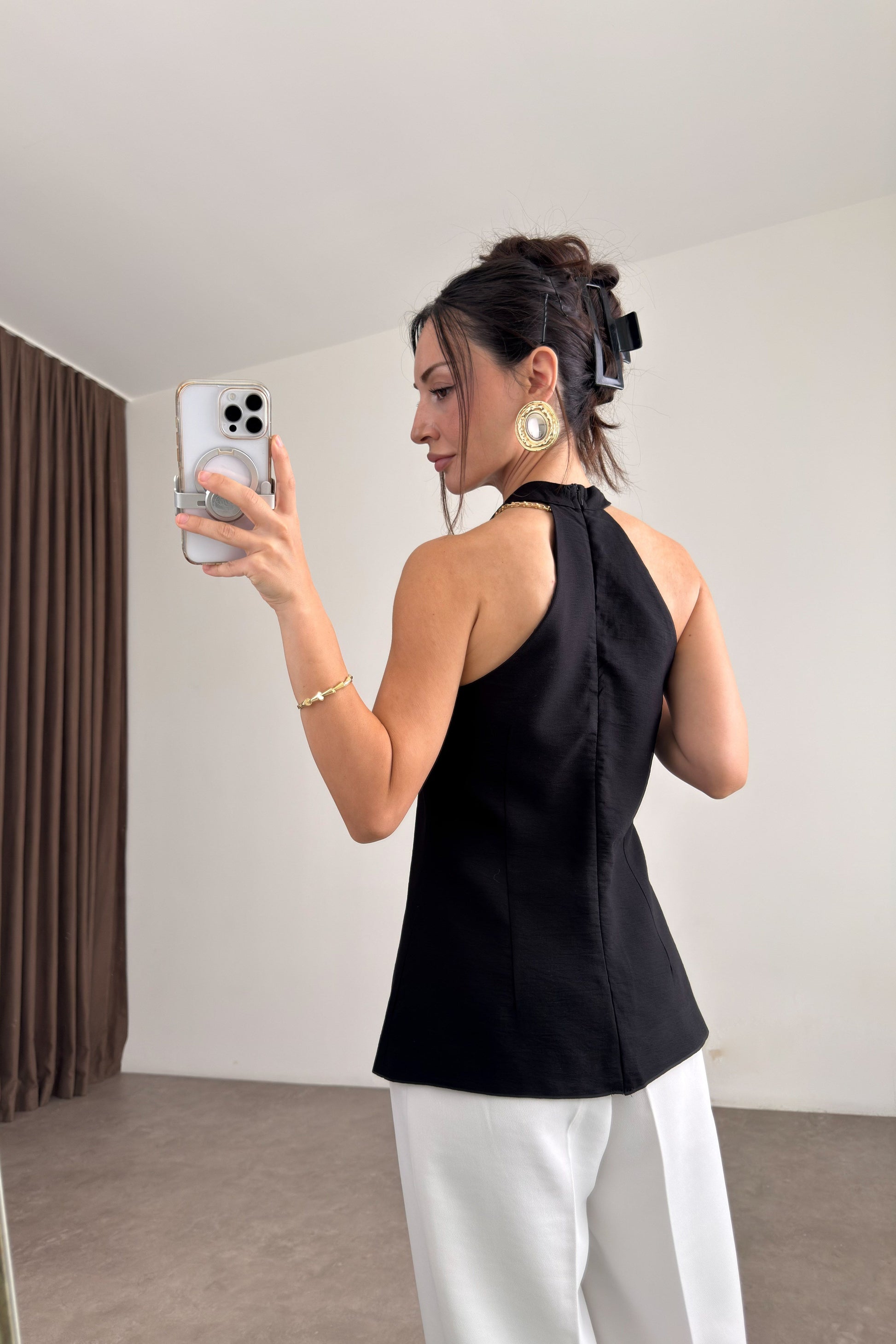 Maris Aksesuarlı Keten Siyah Bluz