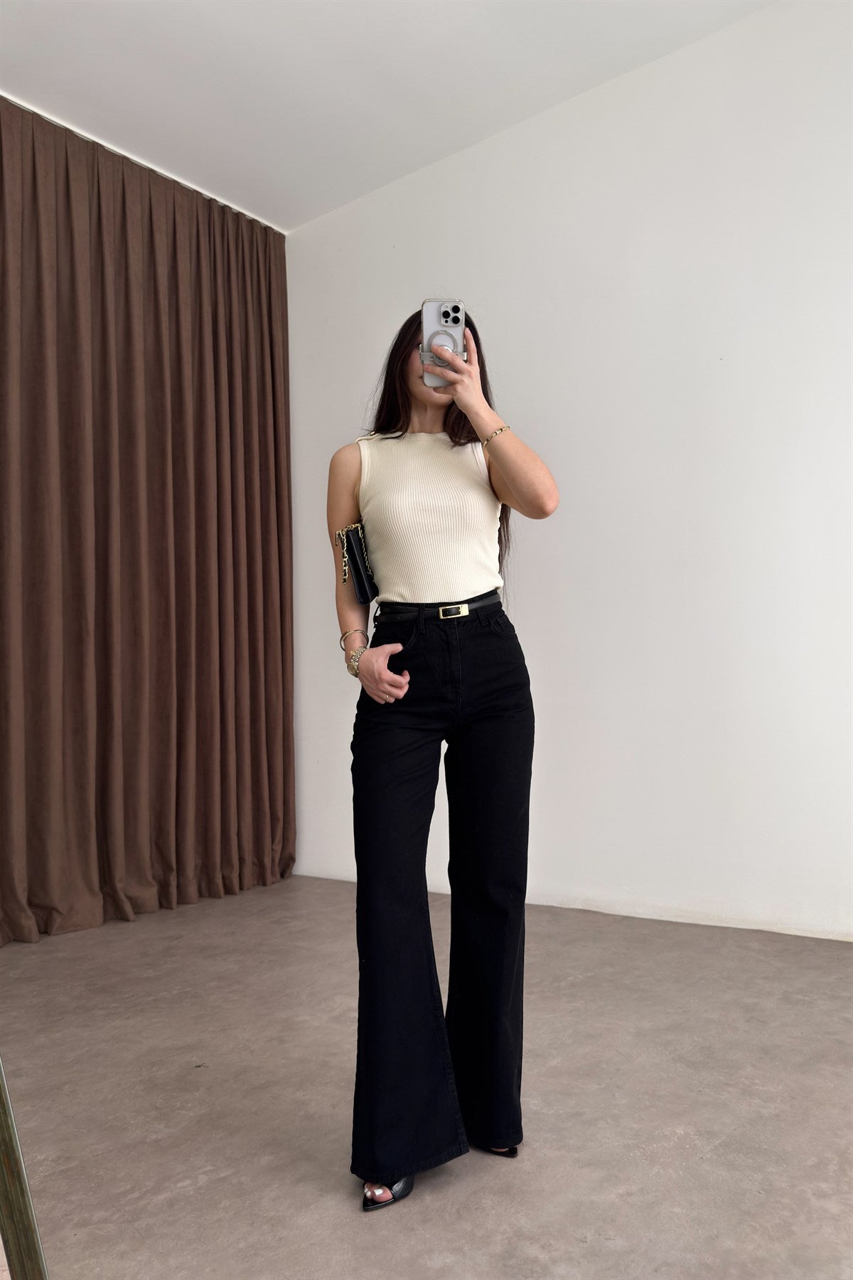 MNG Siyah Jean
