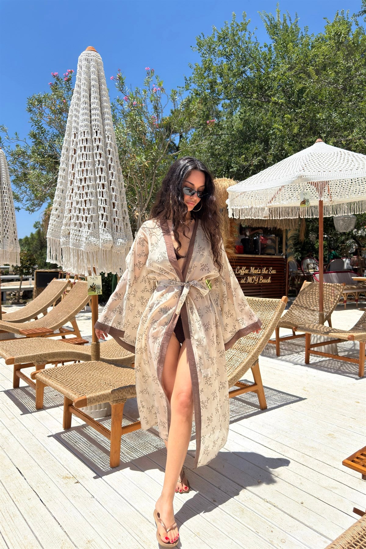 Nakış İşlemeli Bej Uzun Kimono