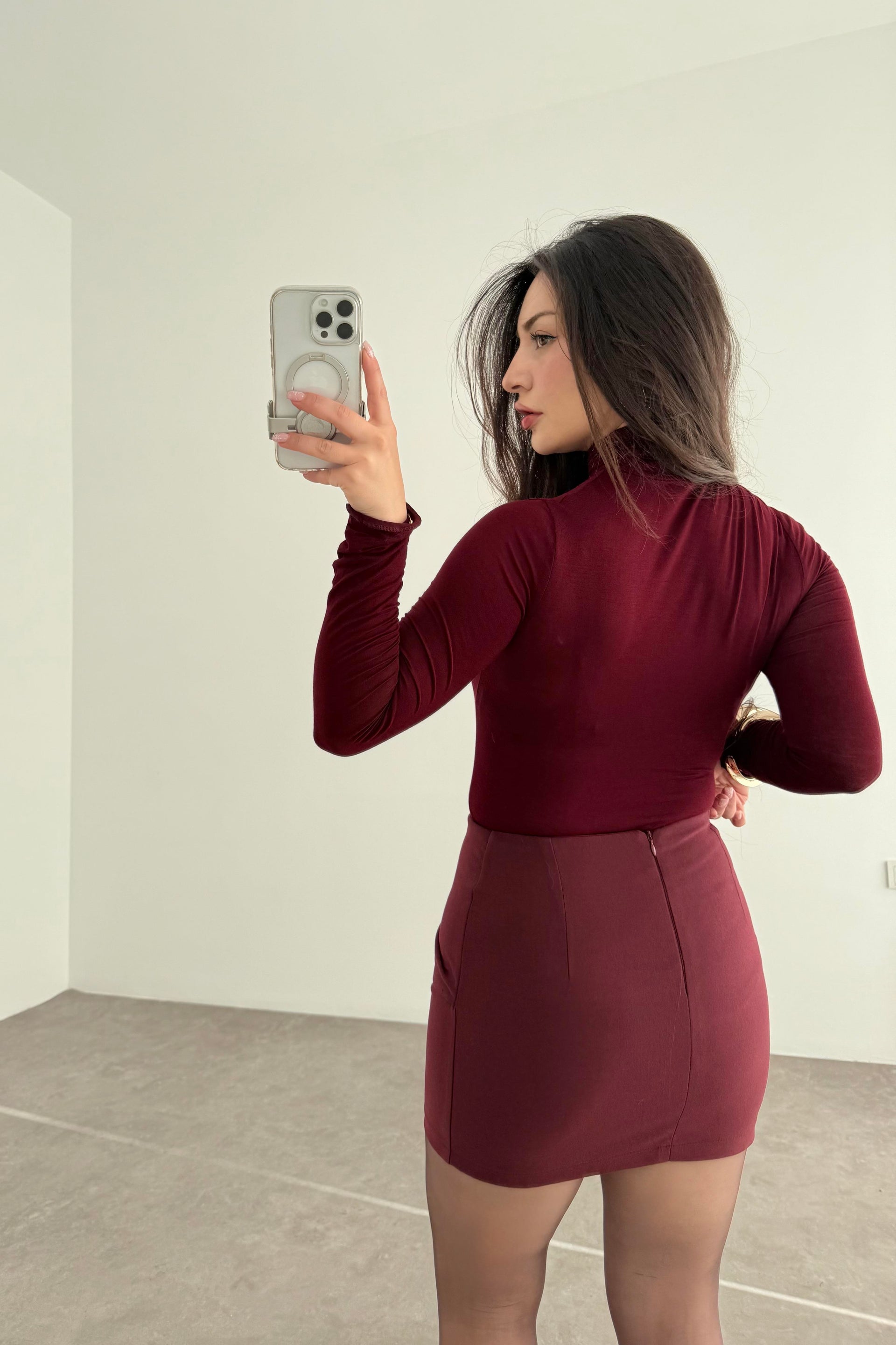 Önü Kat Detaylı Krep Bordo Mini Etek