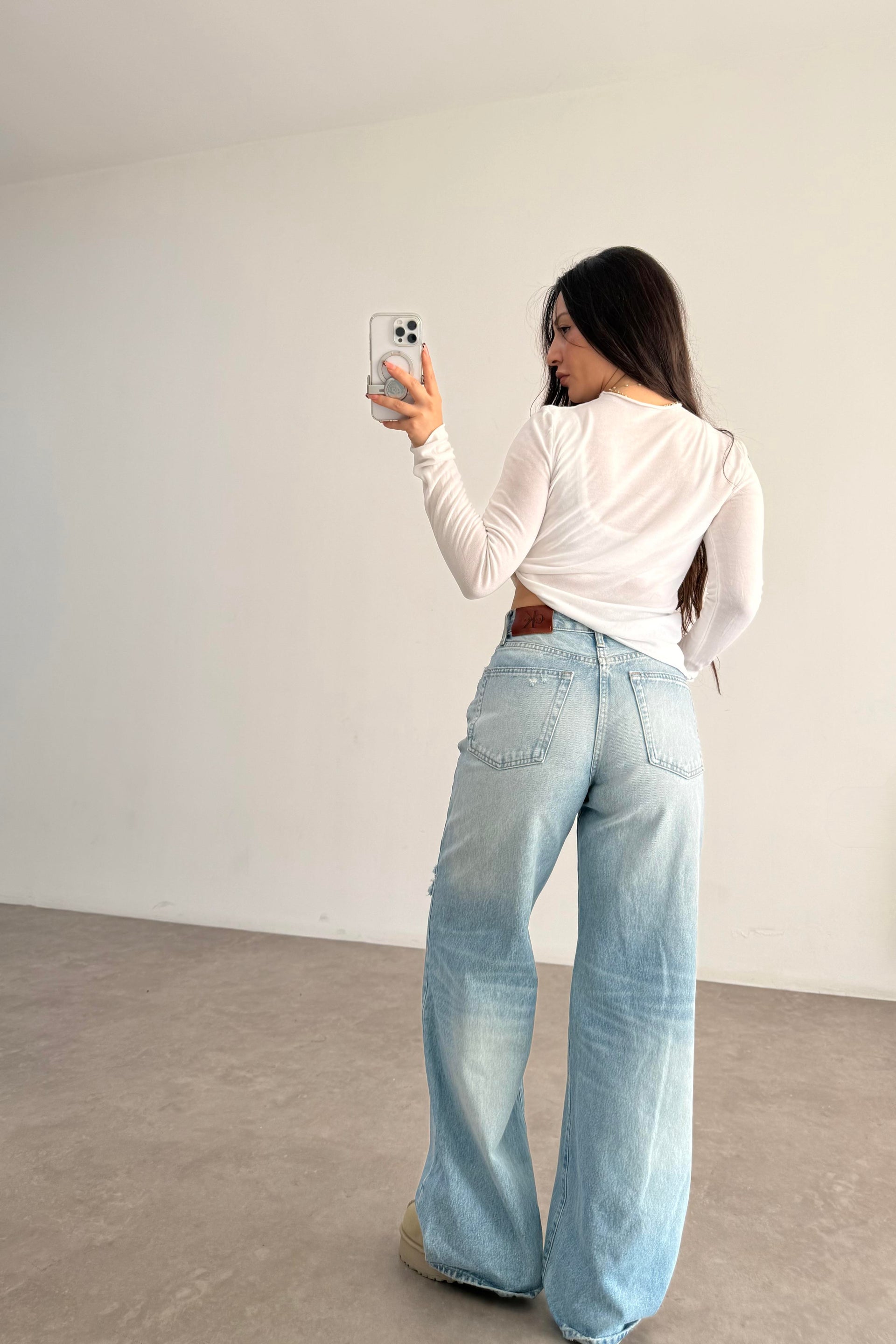 Orijinal Marka Yırtık Detaylı Açık Mavi Jean