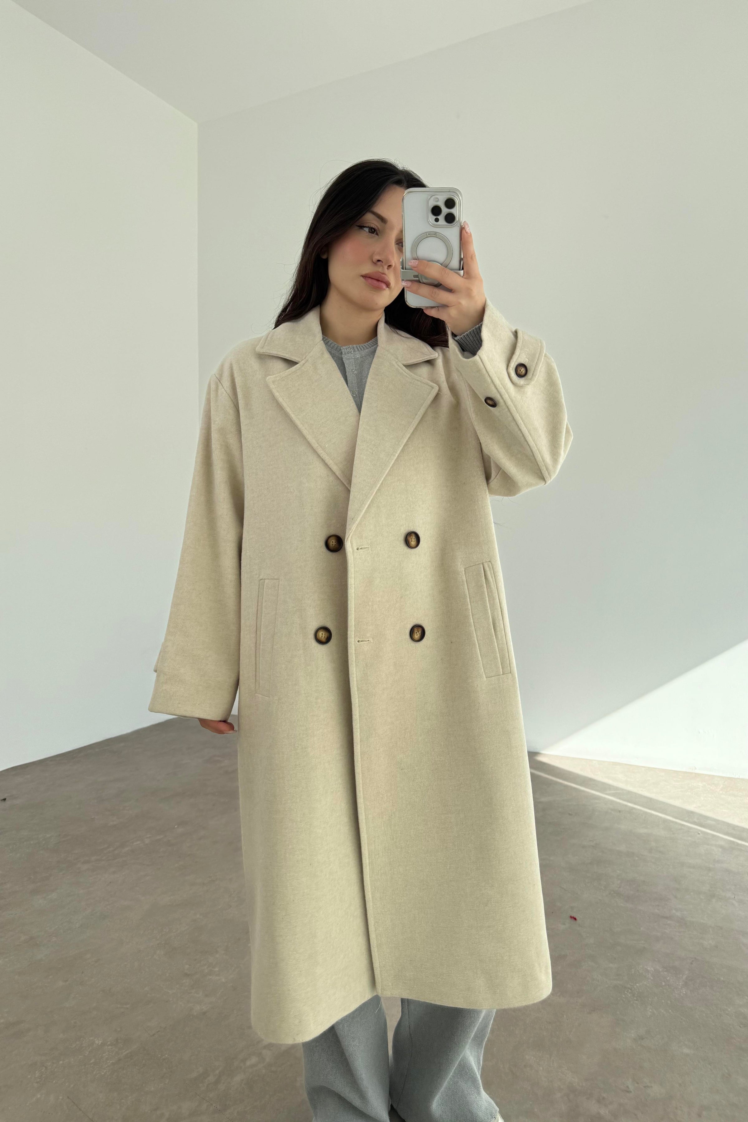 Oversize Kesim Düğmeli Kruvaze Ekru Kaban