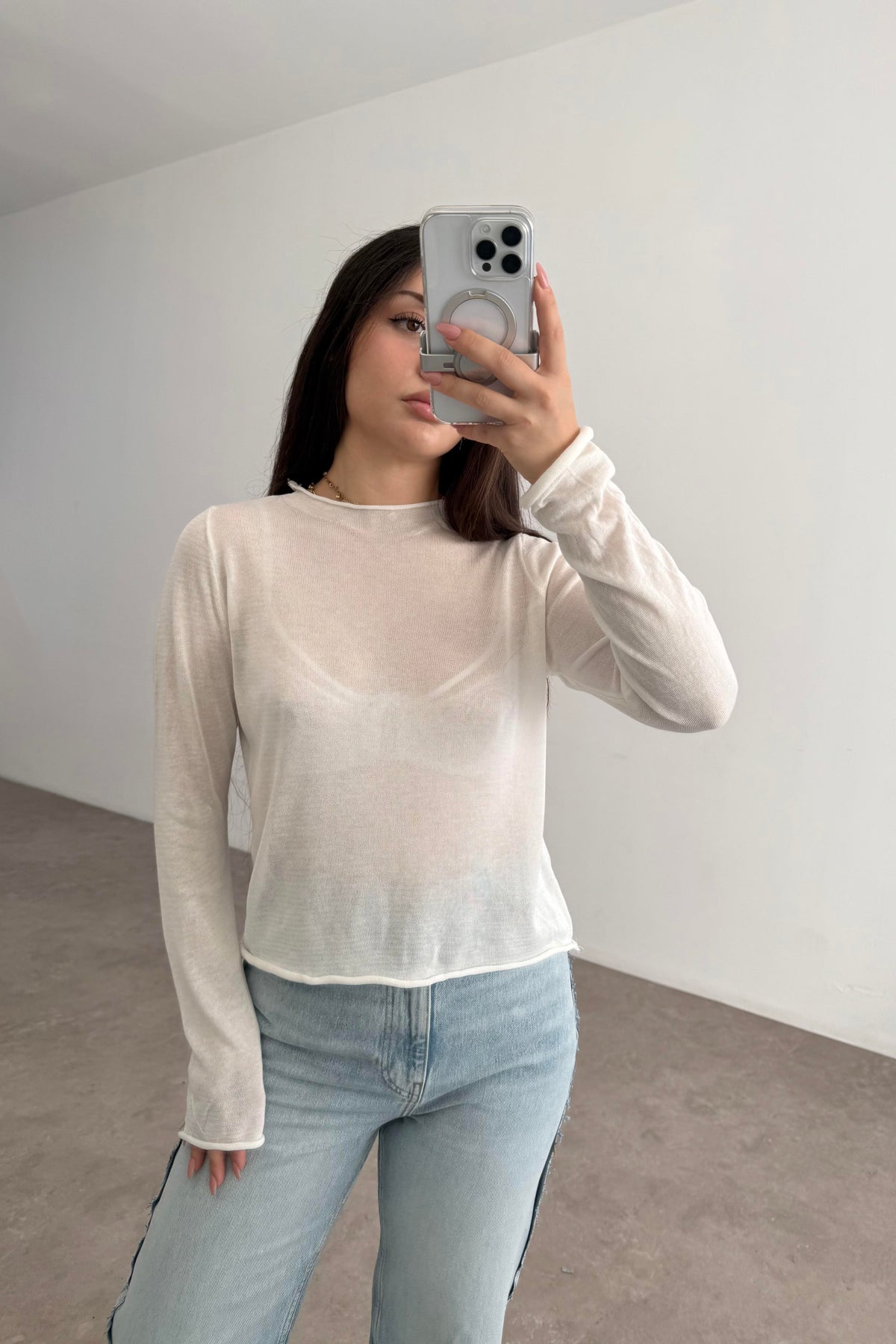 Pamuklu Örme Dökümlü Yarı Transparan Beyaz Bluz