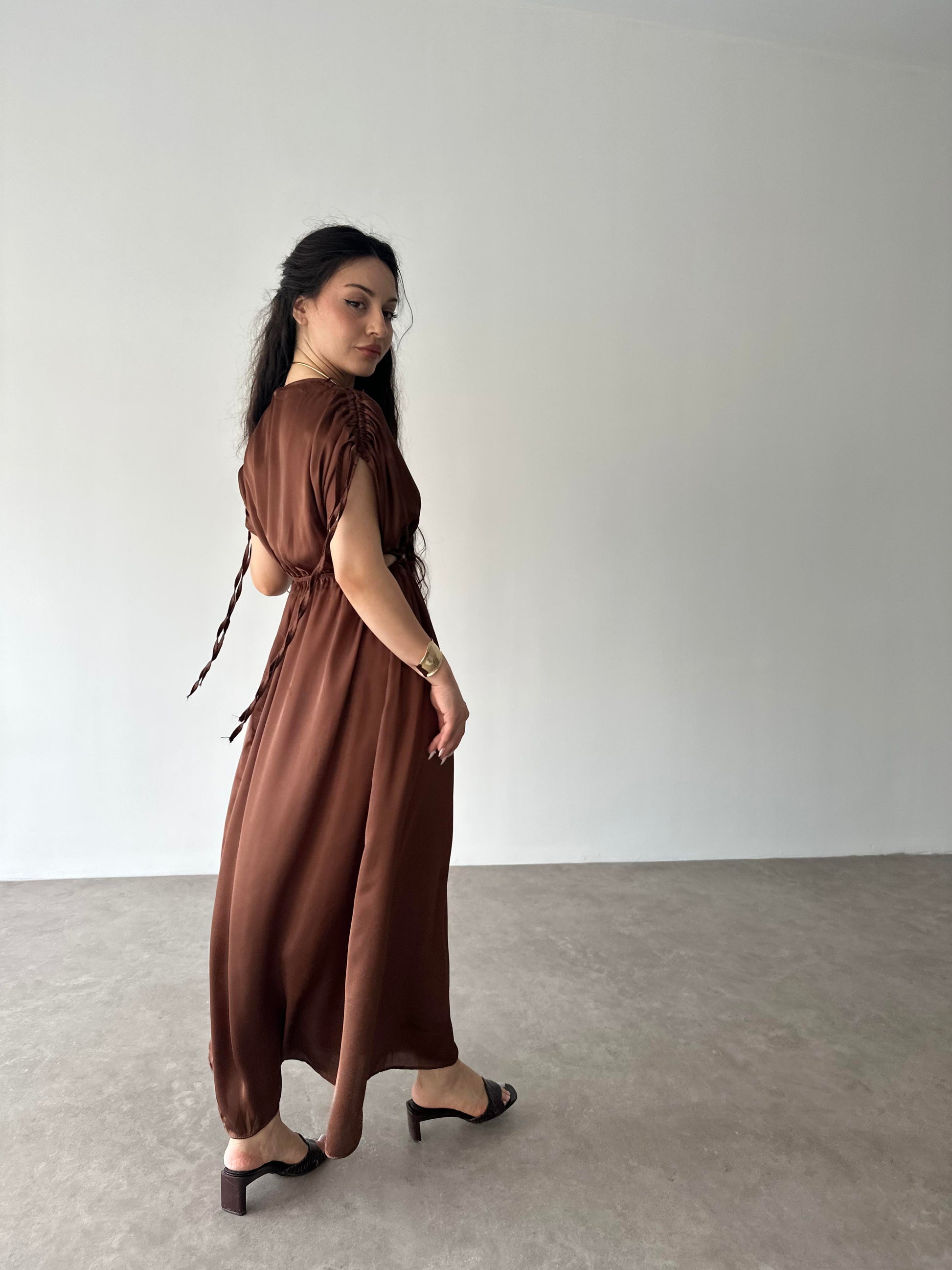 Pencere Detaylı Kahve Elbise