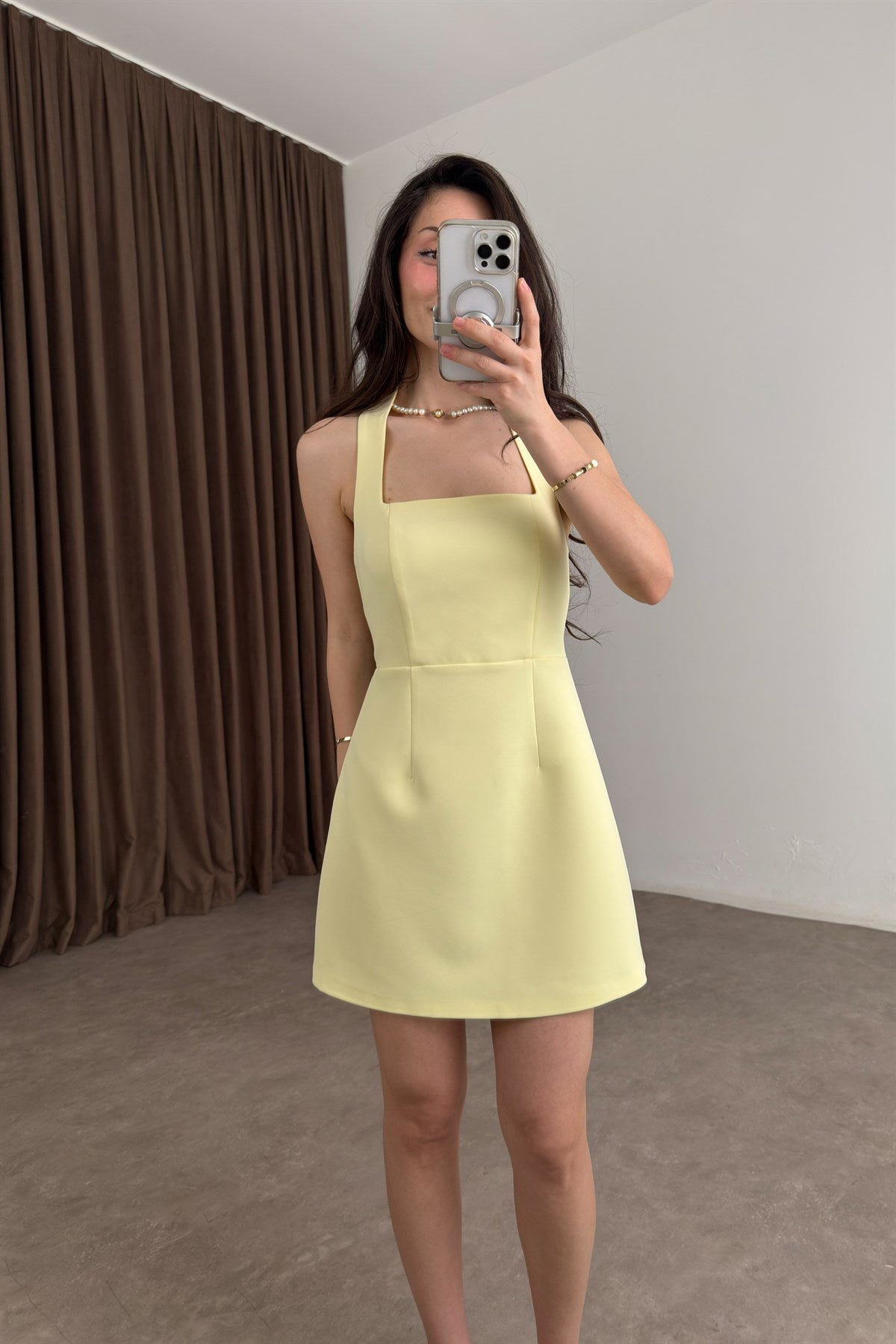 Premium Boyundan Askılı Kalın Krep Kısa Sarı Elbise