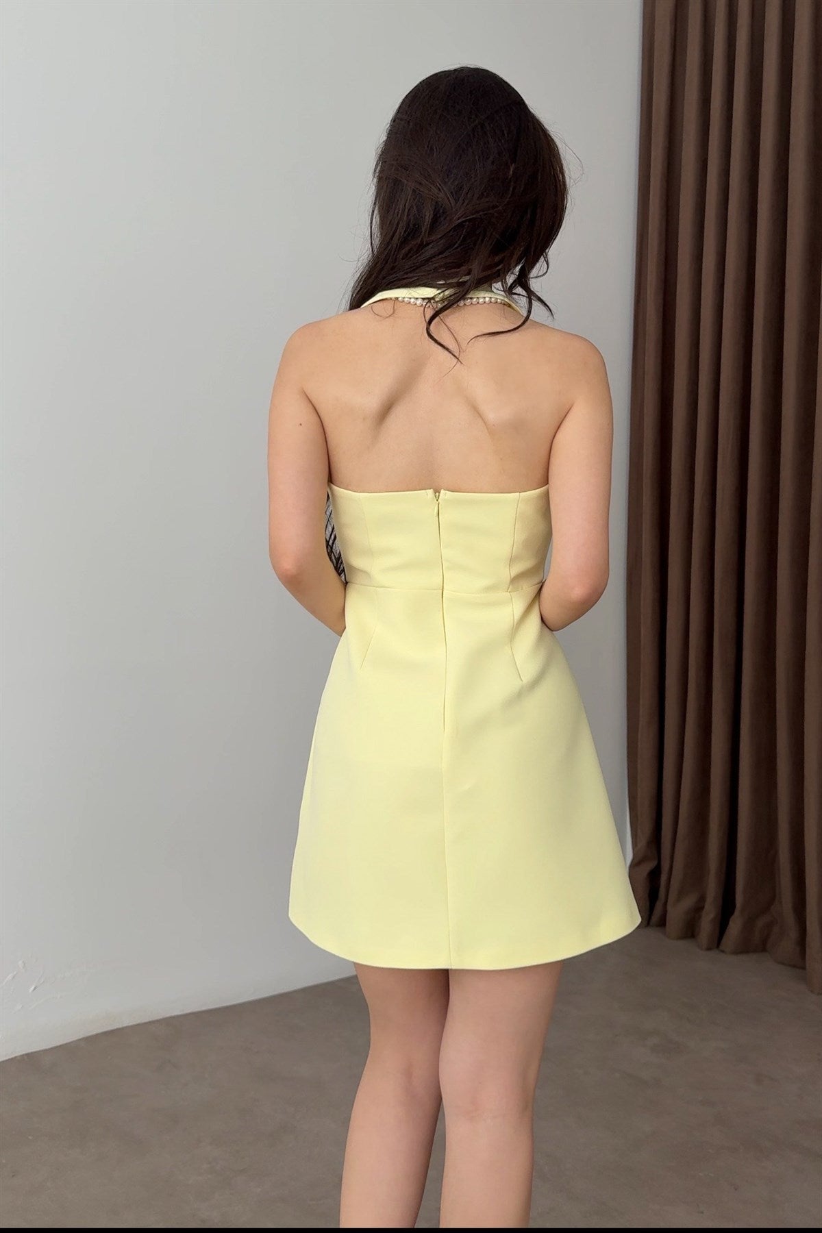 Premium Boyundan Askılı Kalın Krep Kısa Sarı Elbise