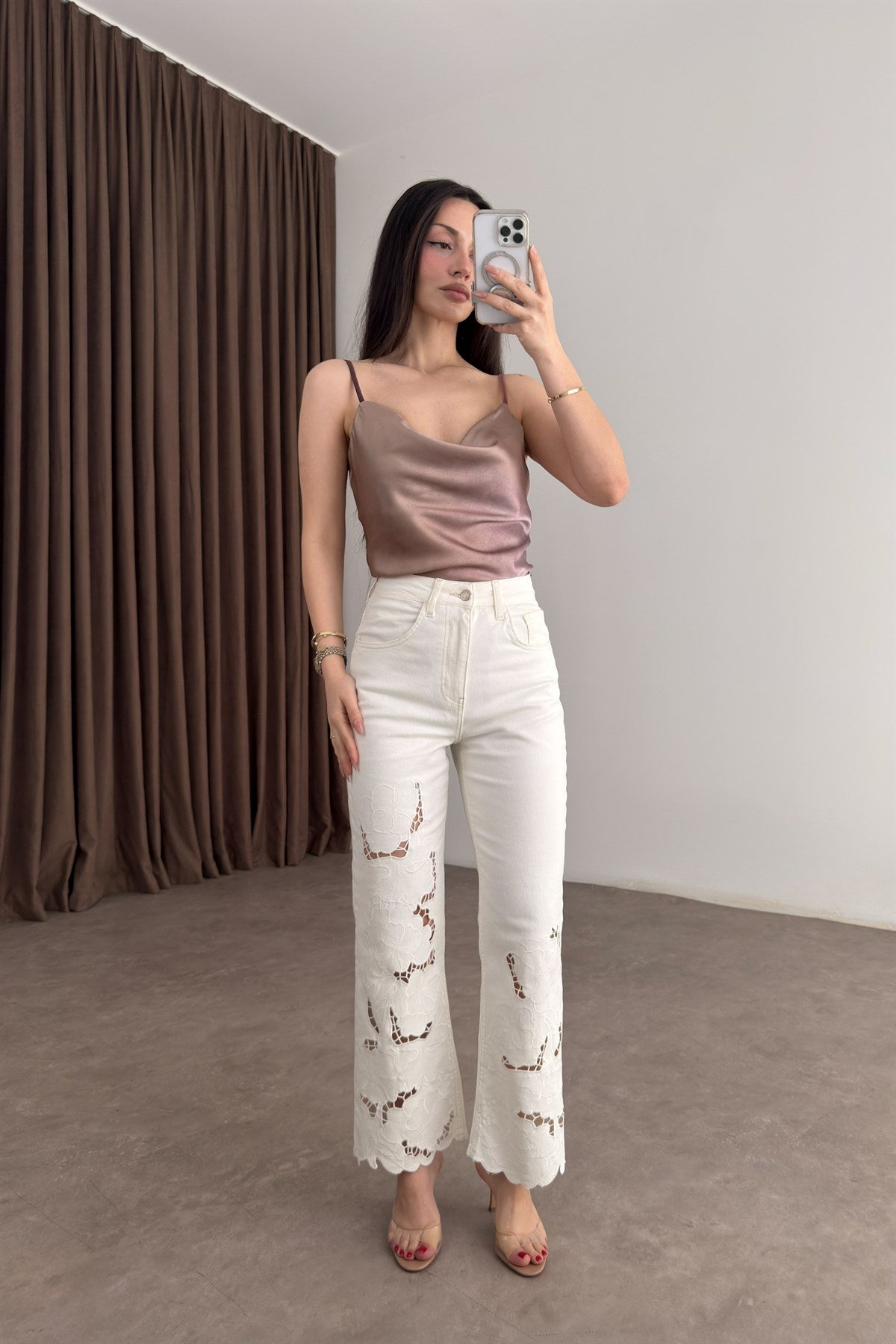 Premium Çiçek Nakışlı Lazer Kesim Ekru Jean