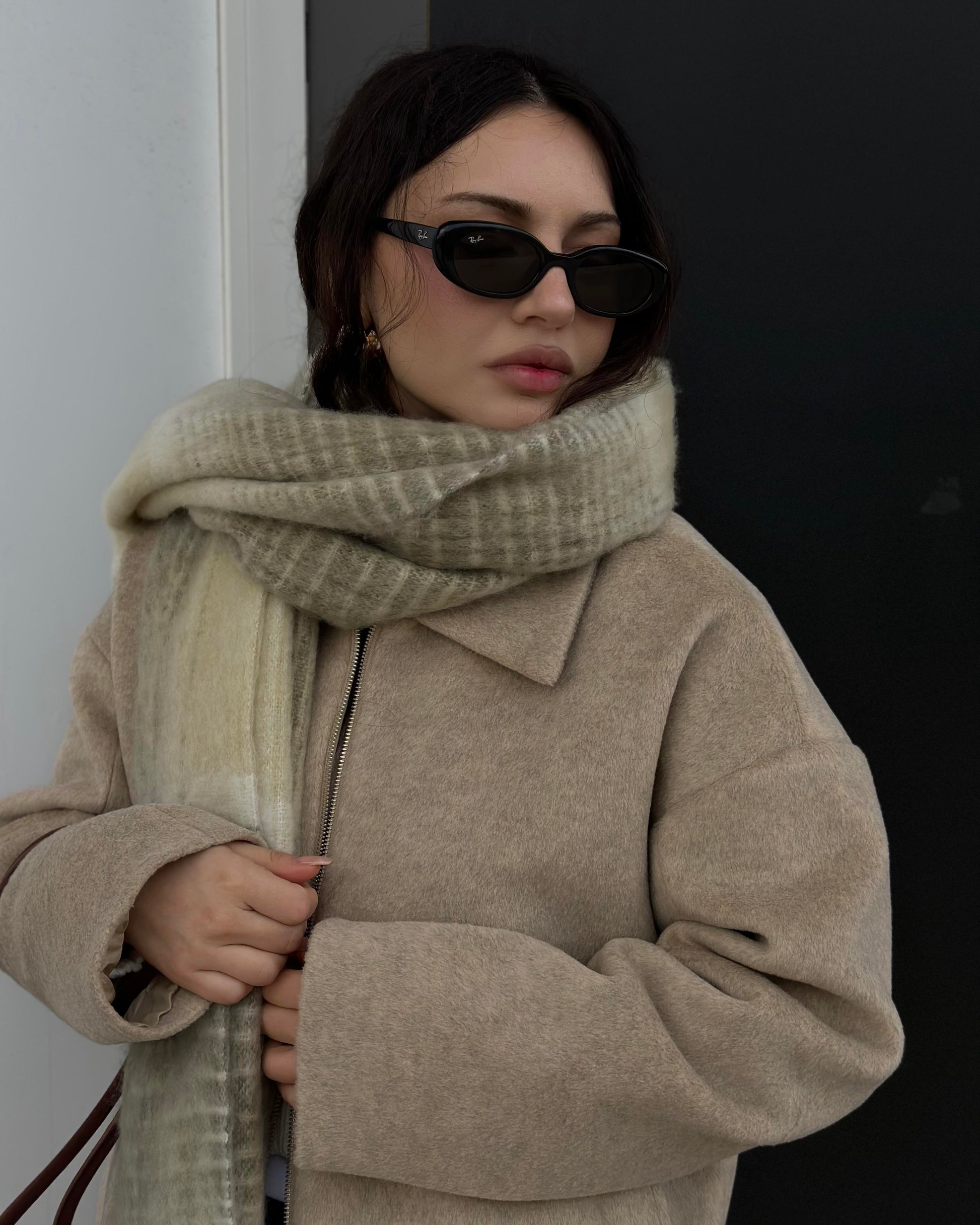 Premium Dokulu Kaşe Yakalı Kırçıllı Bej Ceket