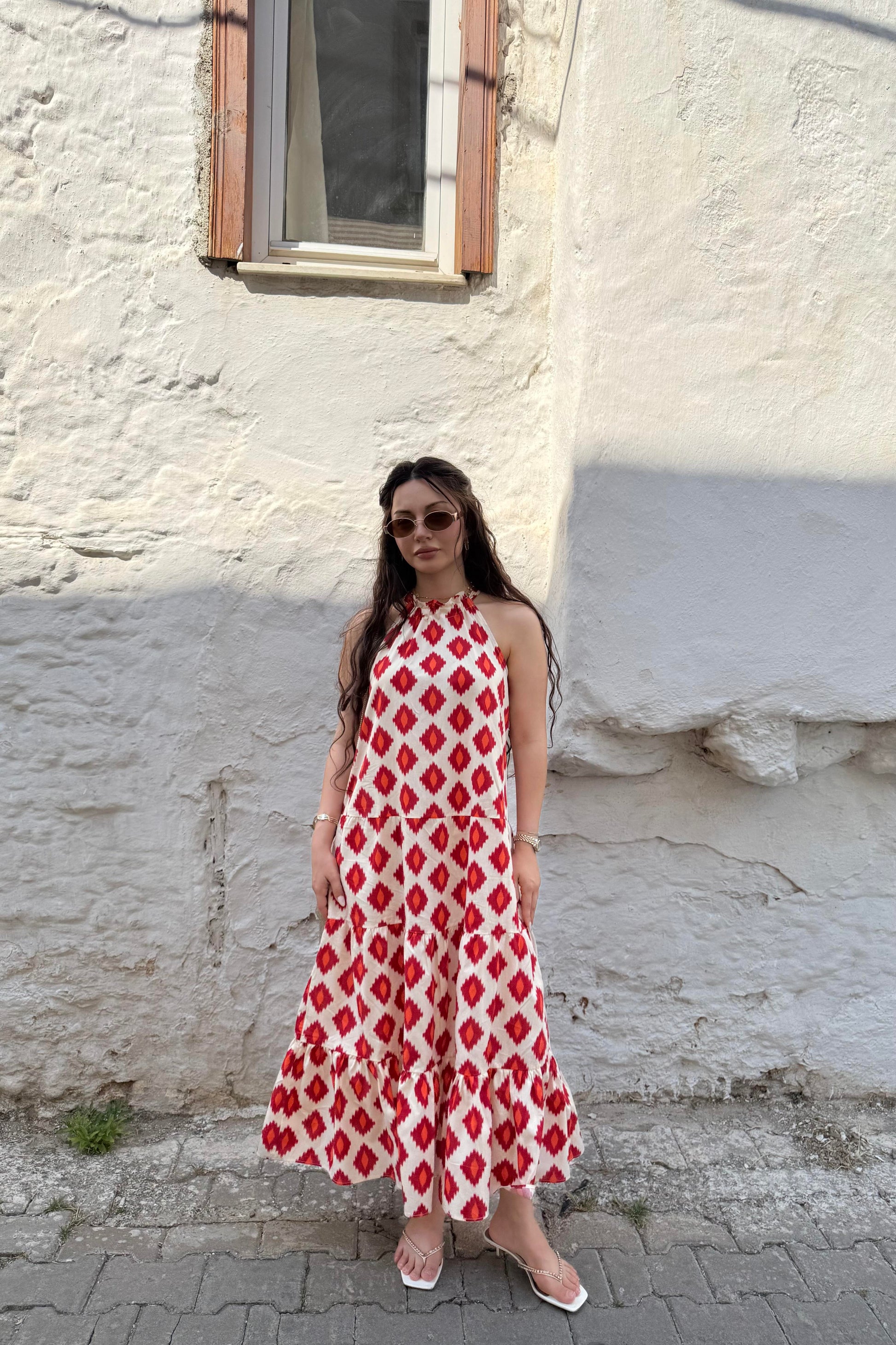 Premium Halter Yaka Kuşaklı Kırmızı Desenli Elbise
