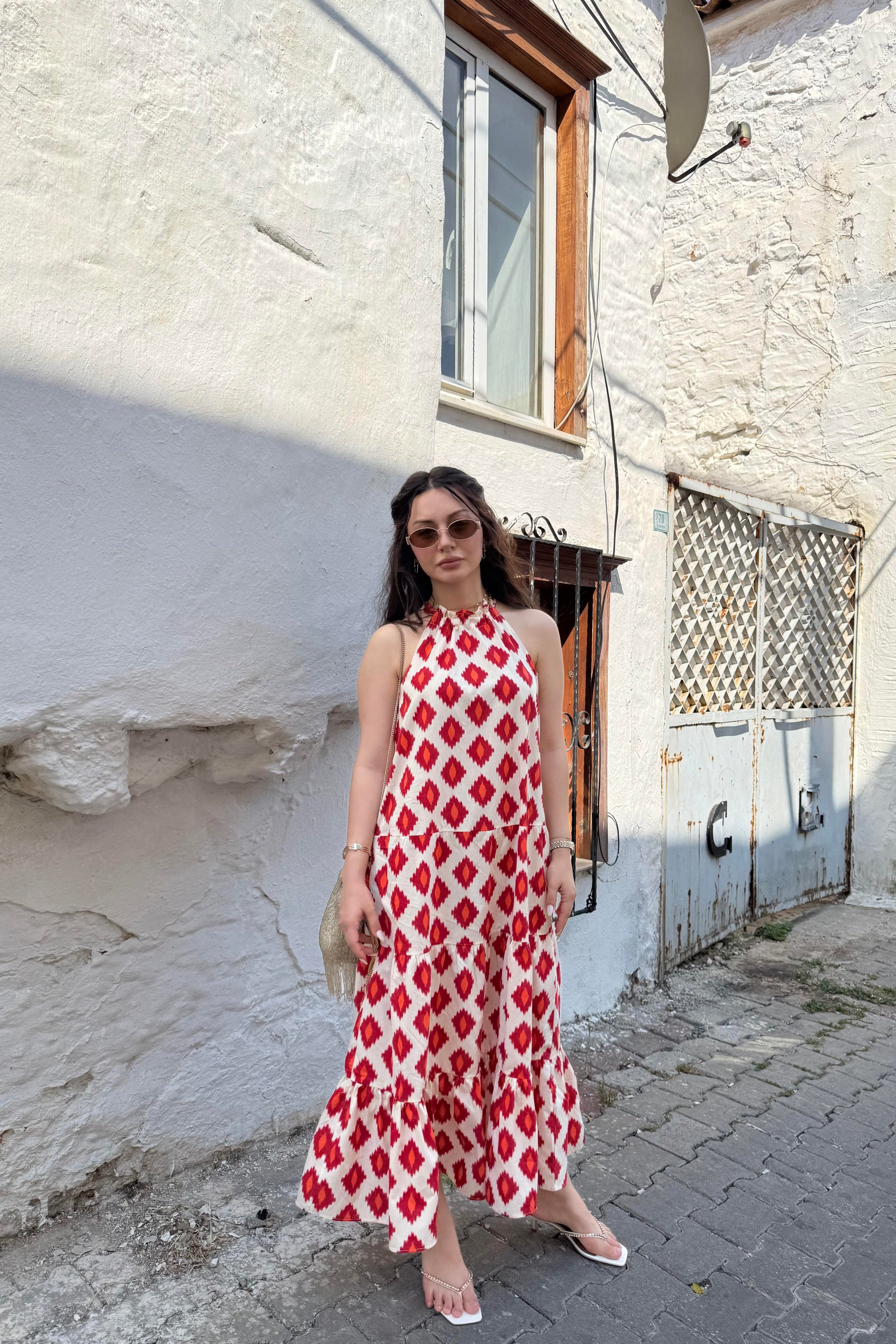 Premium Halter Yaka Kuşaklı Kırmızı Desenli Elbise