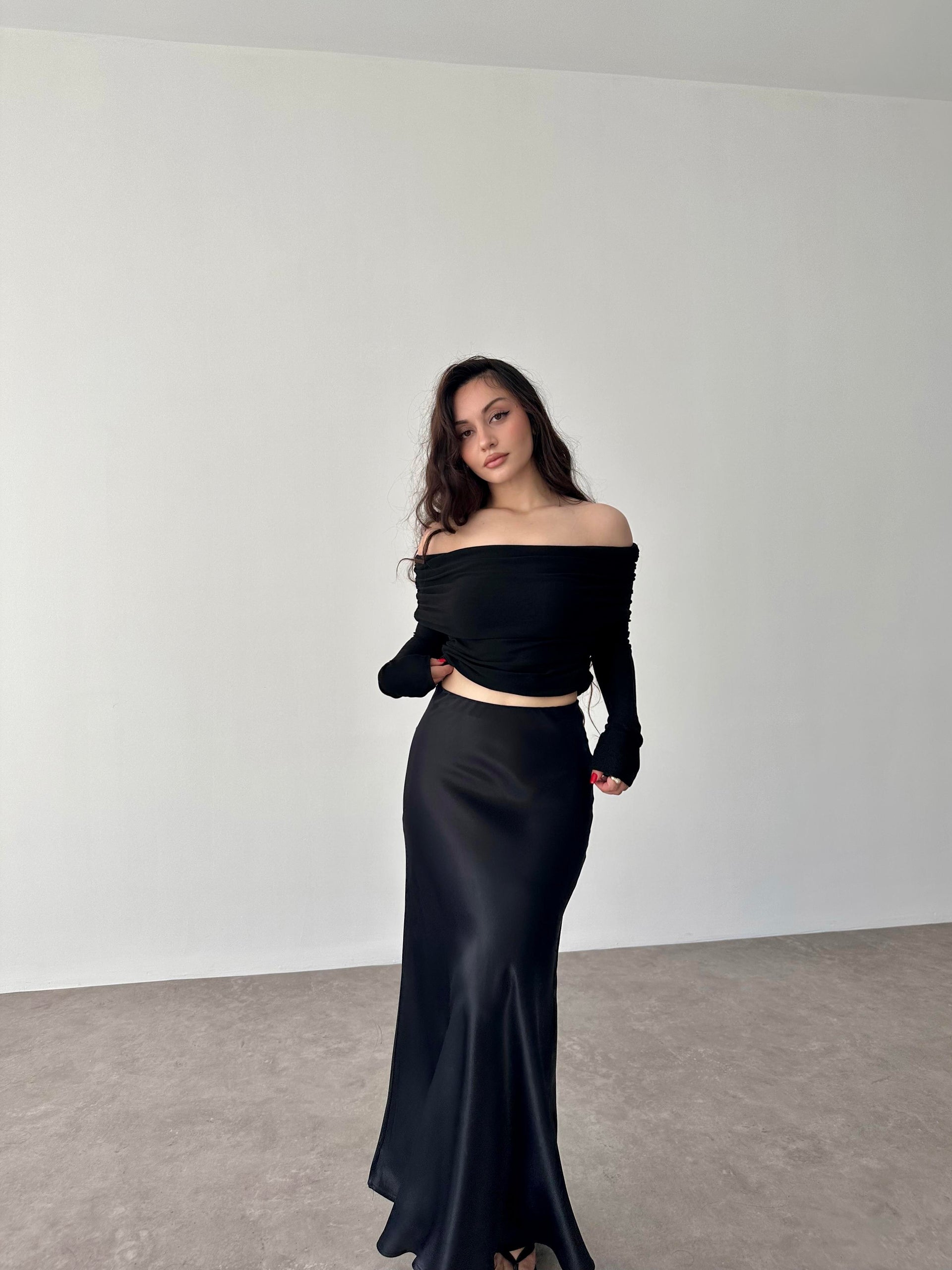 Premium İpek Saten Siyah Midi Etek