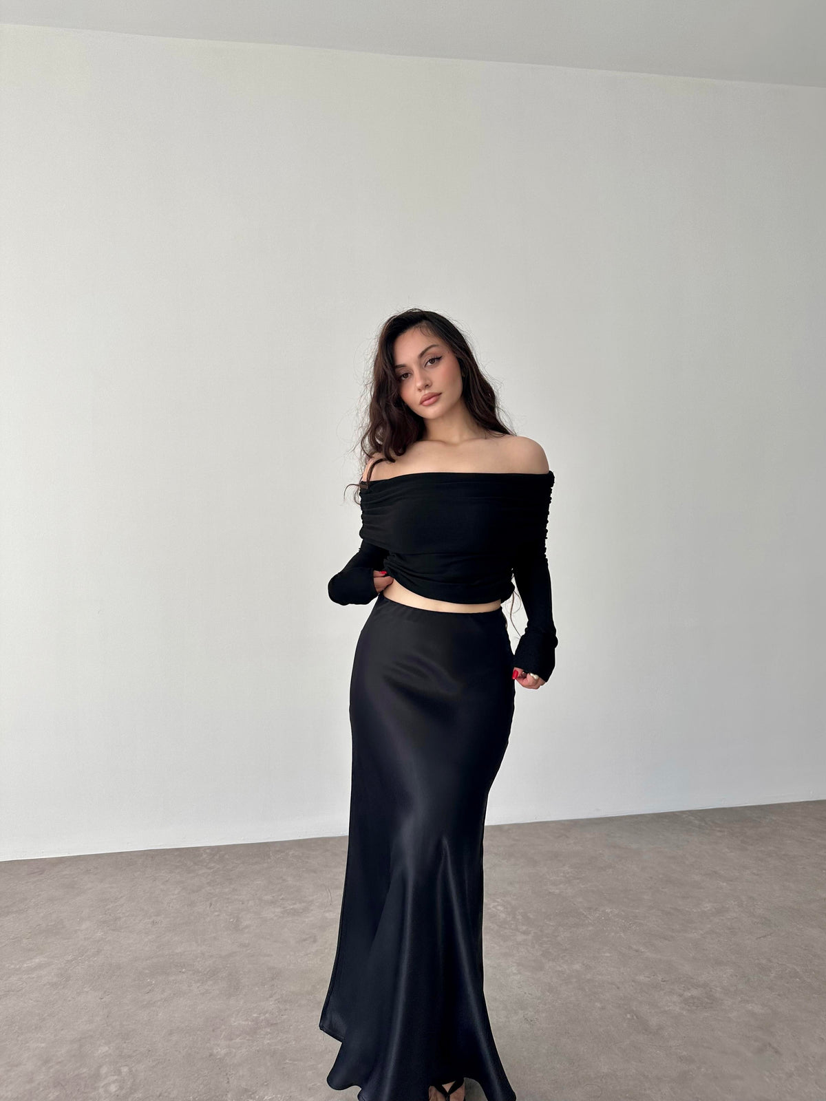 Premium İpek Saten Siyah Midi Etek