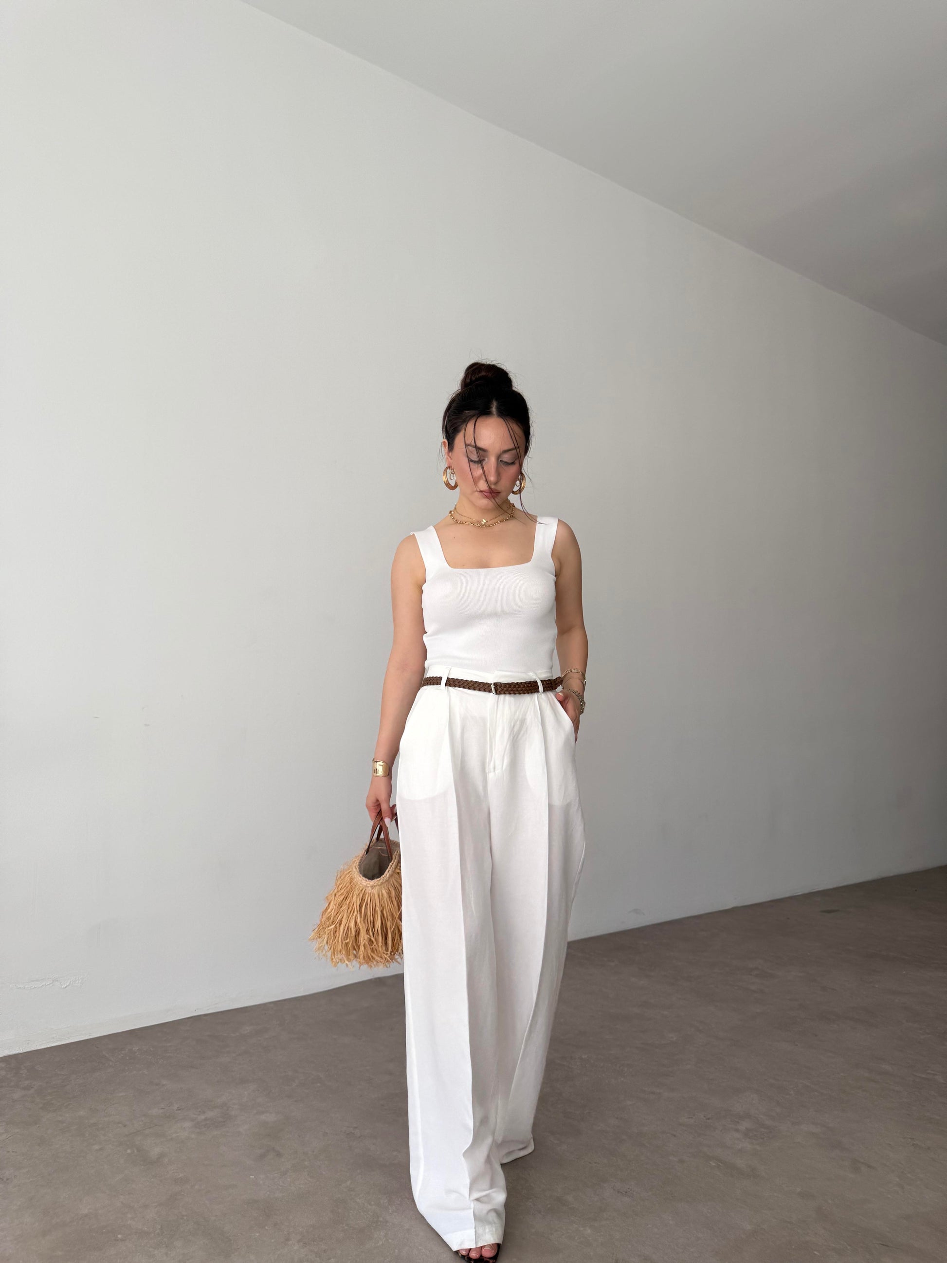 Premium Kemerli Beyaz Keten Pantolon