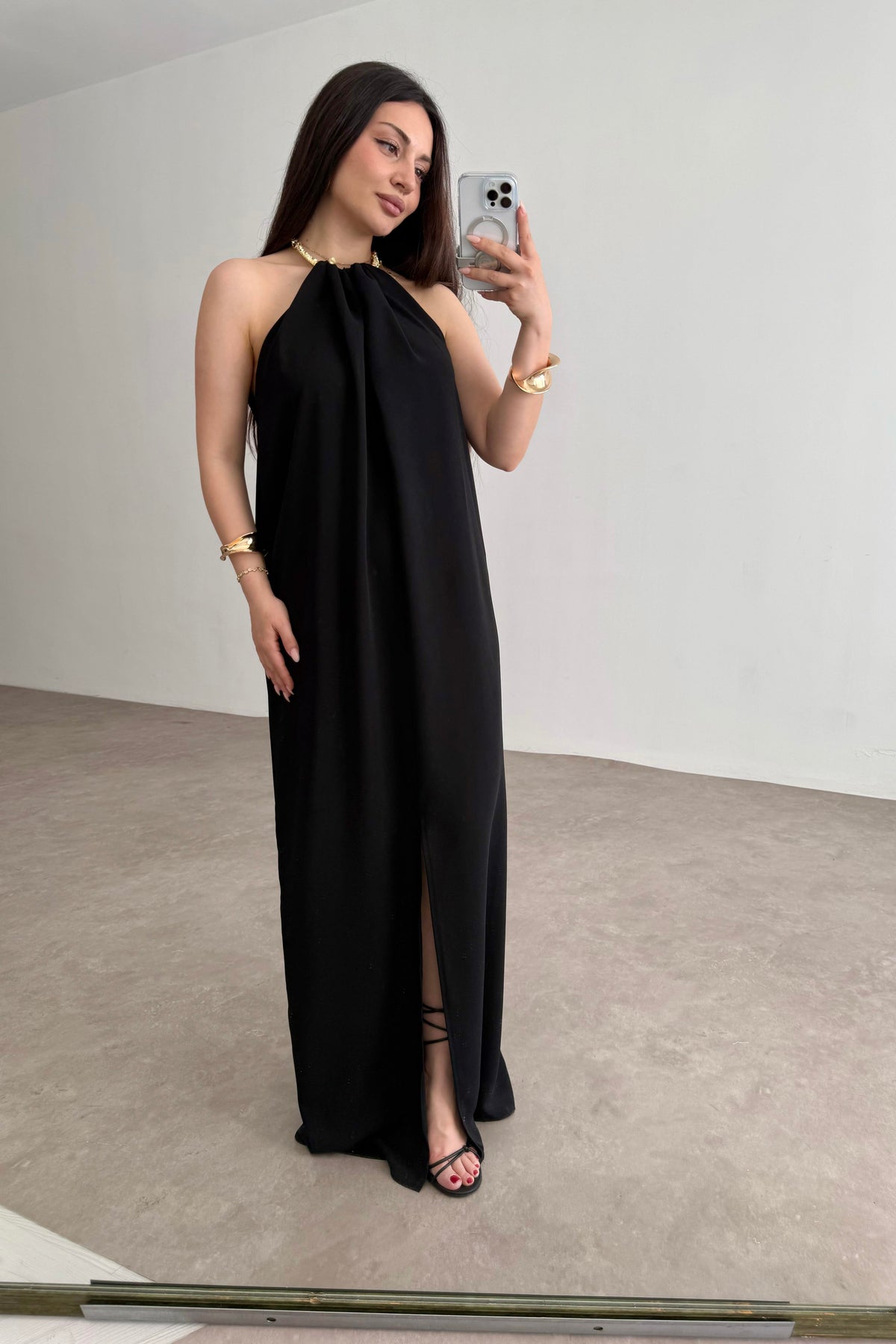 Premium Kolye Detaylı Elegant Siyah Elbise