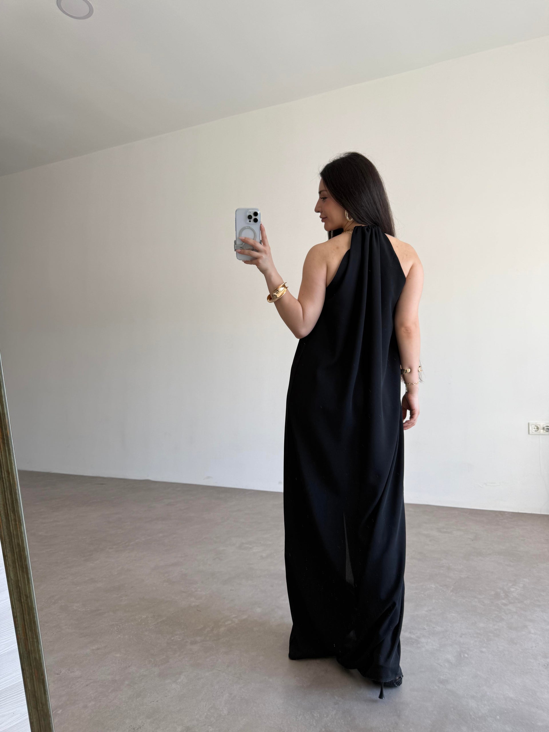 Premium Kolye Detaylı Elegant Siyah Elbise