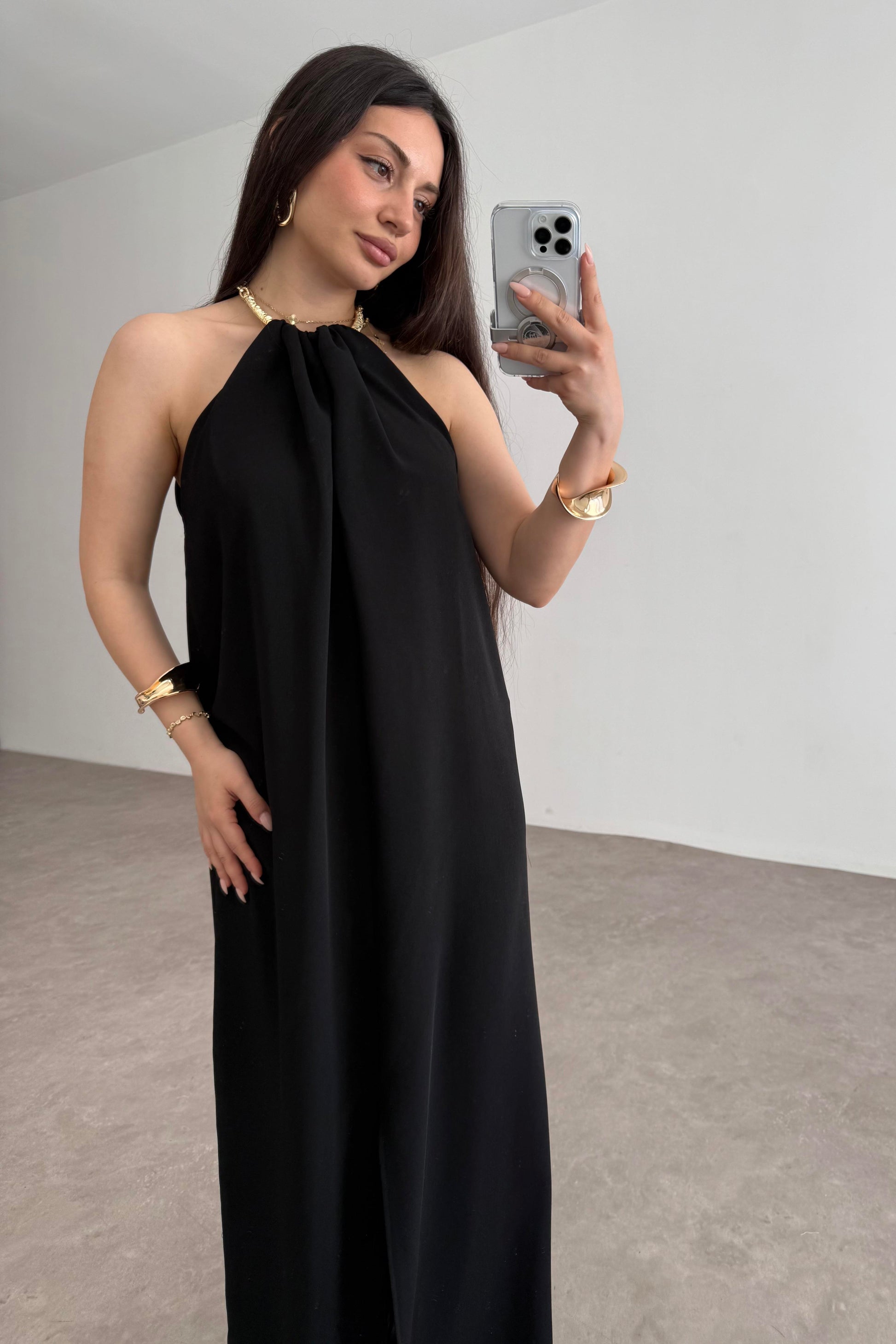 Premium Kolye Detaylı Elegant Siyah Elbise