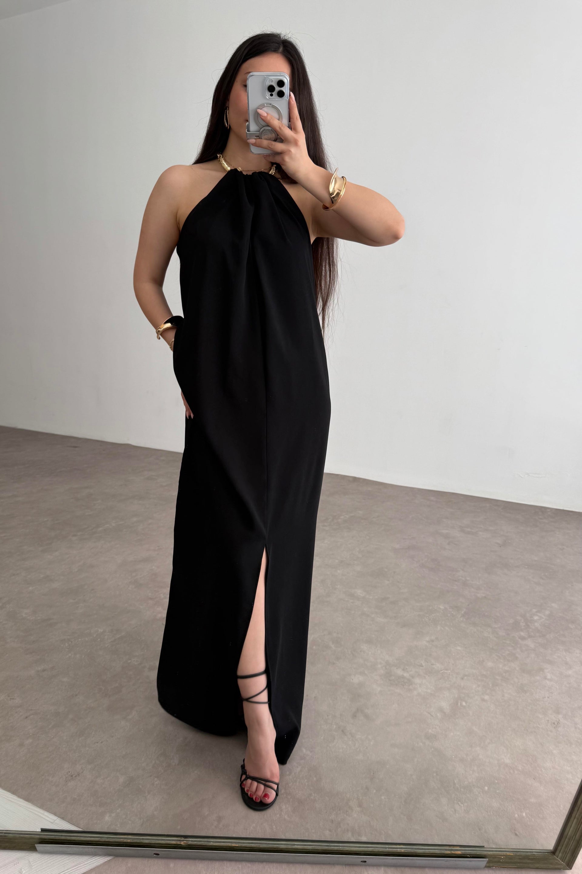 Premium Kolye Detaylı Elegant Siyah Elbise