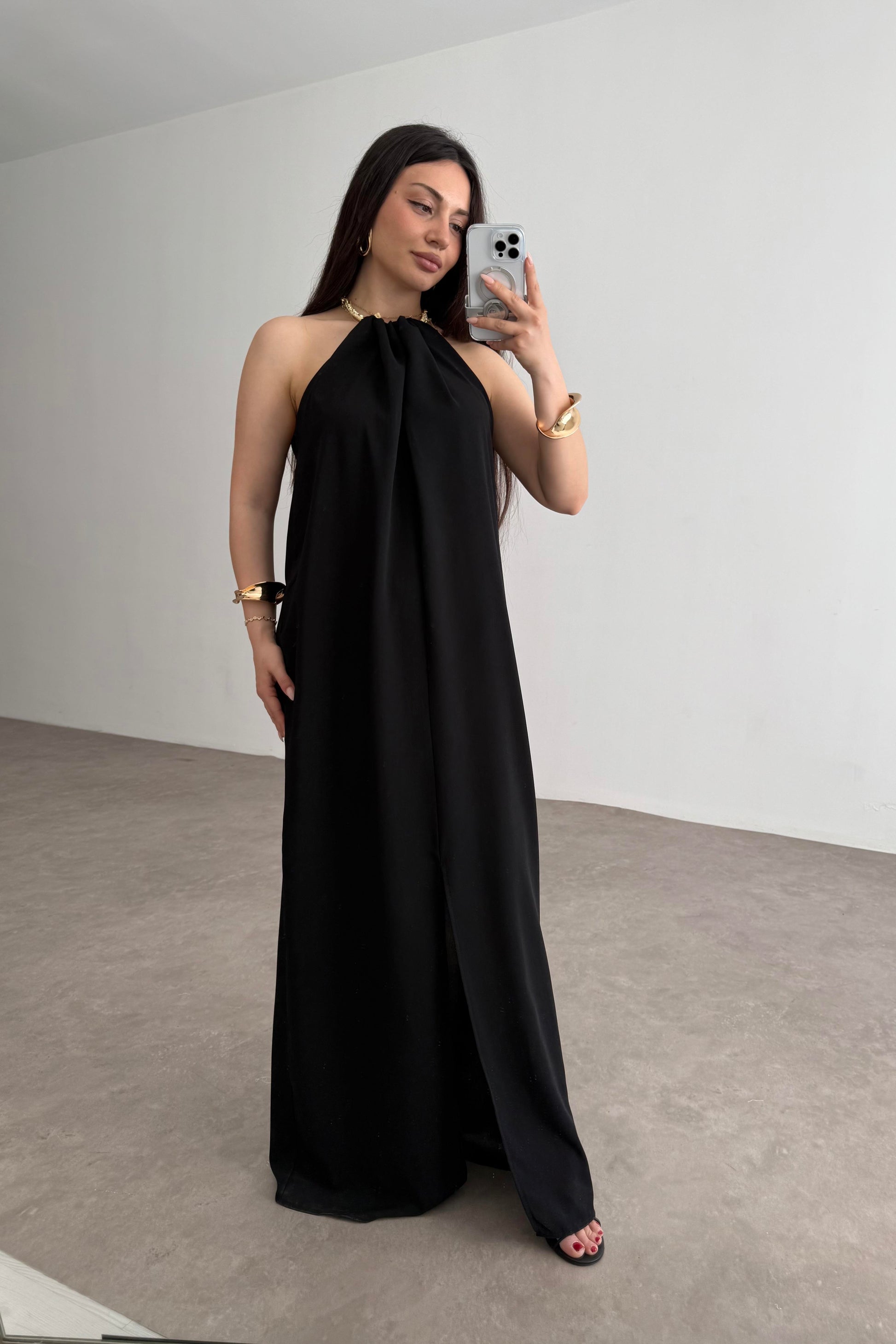 Premium Kolye Detaylı Elegant Siyah Elbise