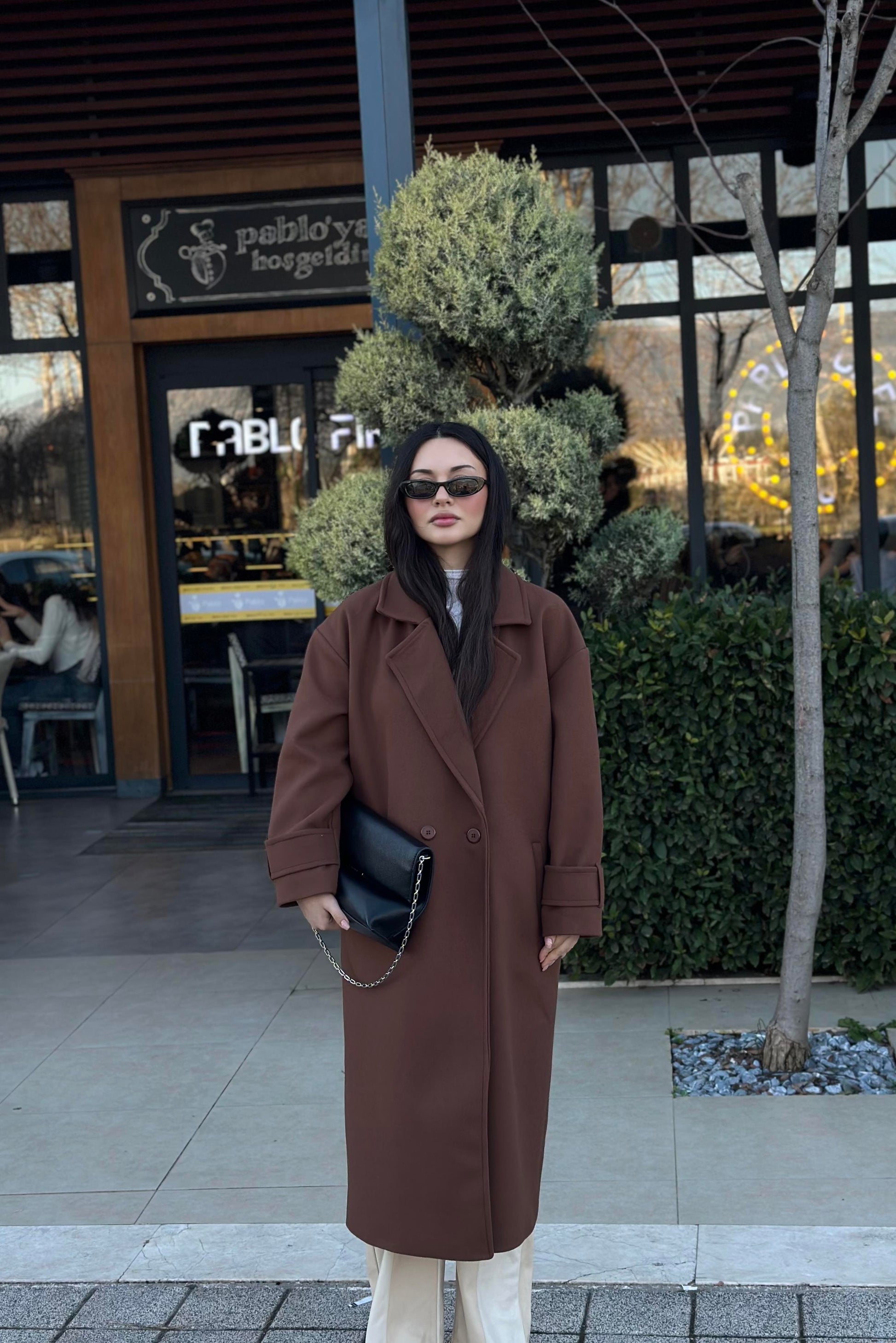 Premium Kruvaze Yaka Düz Kesim Kaban Kahve