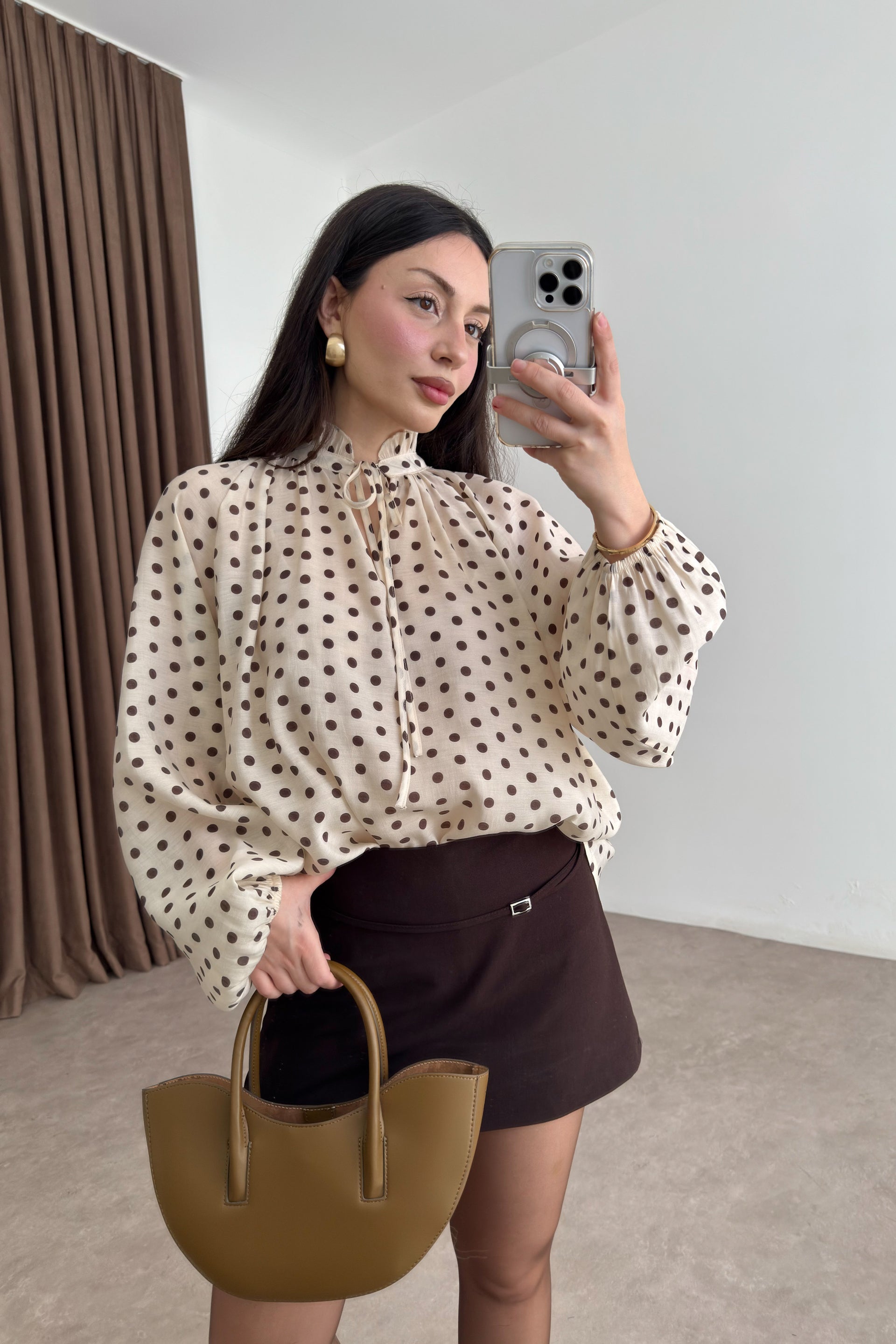 Premium Pamuk Bağlamalı Yaka Puantiyeli Bej Gömlek