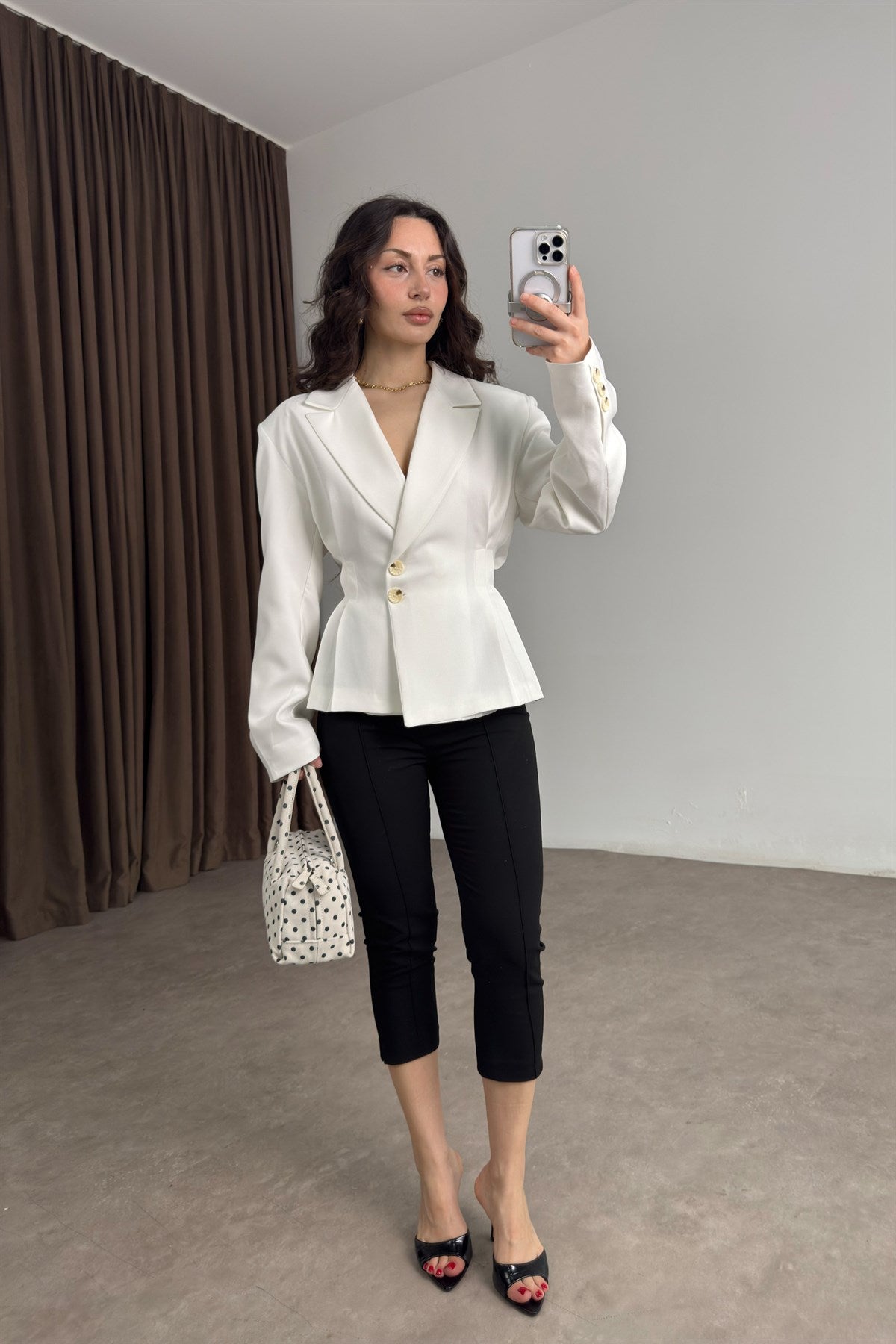 Premium Pileli Belden Oturtmalı Beyaz Blazer Ceket