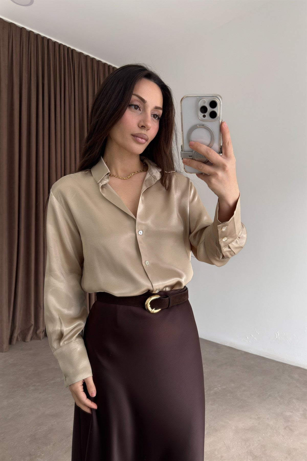 Premium Tok Saten Sedef Düğmeli Bej Gömlek