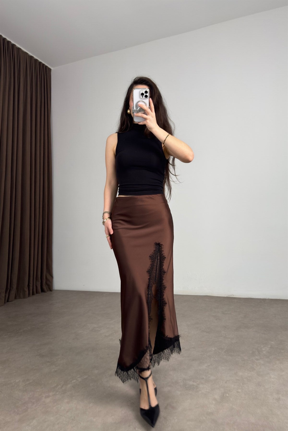 Premium Yırtmaçlı Dantelli Kahve Saten Etek