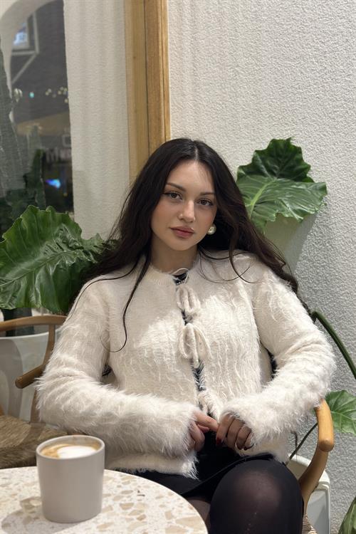 Premium Yumoş Bağlamalı Kürk Ekru Hırka