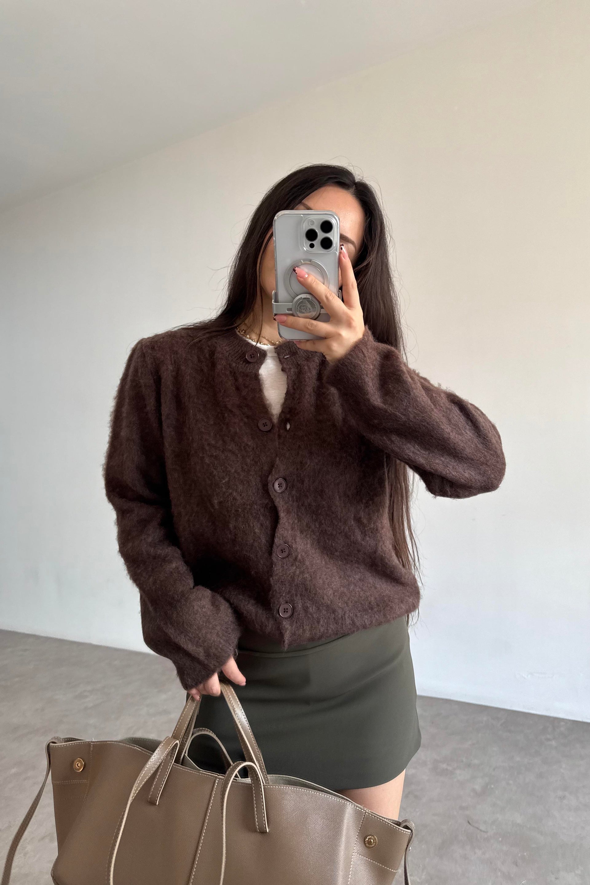 Premium Yumoş Yünlü Koyu Kahve Hırka