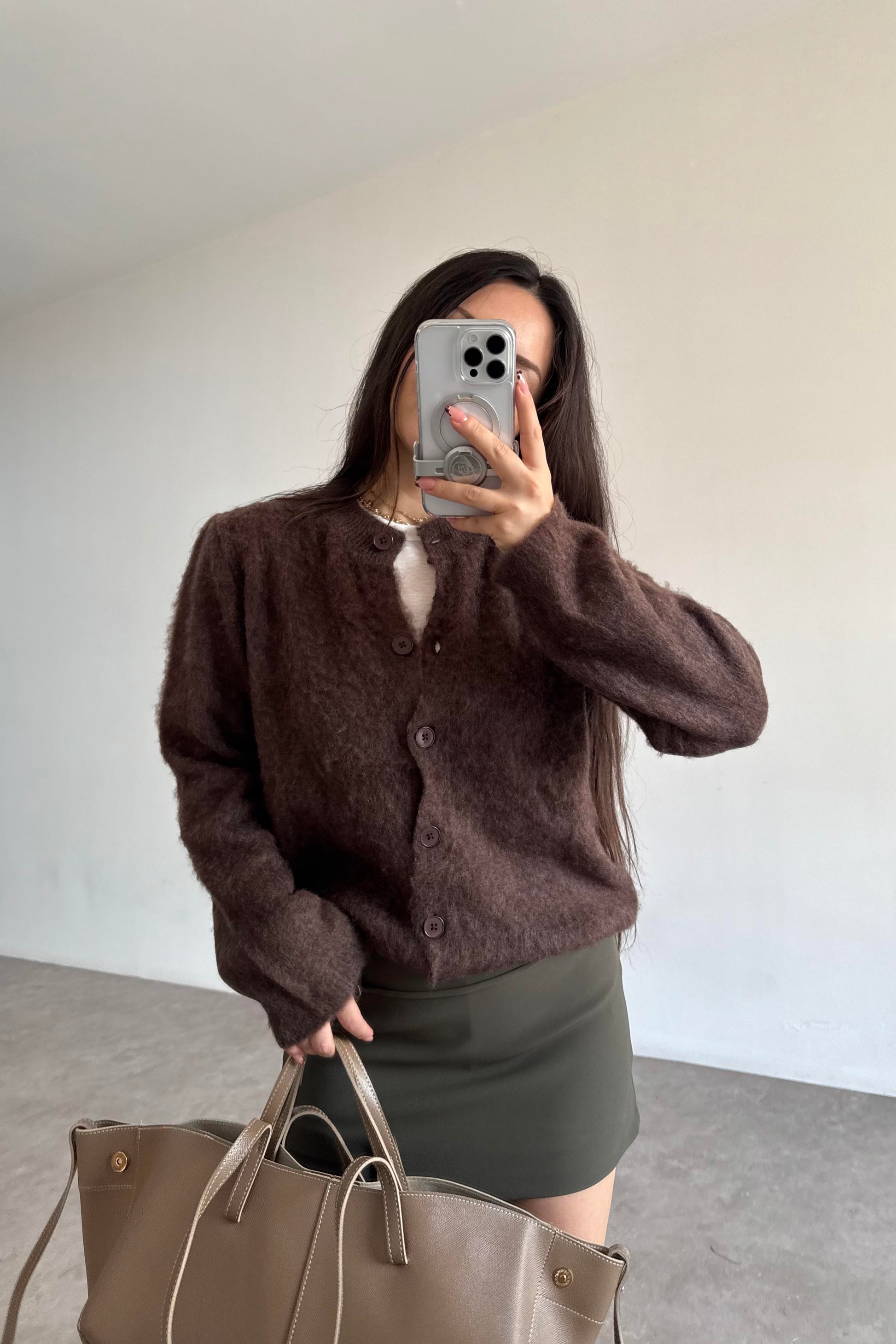 Premium Yumoş Yünlü Koyu Kahve Hırka