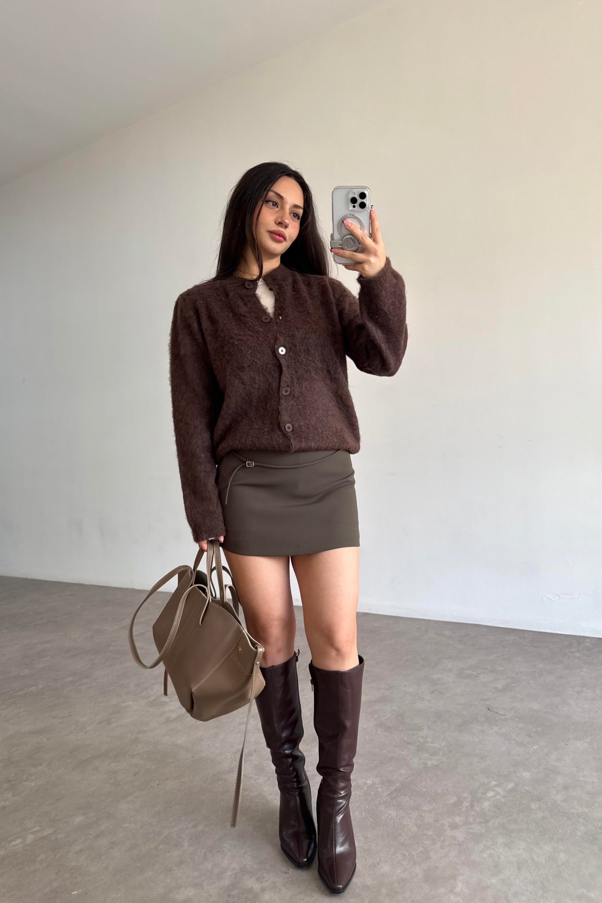 Premium Yumoş Yünlü Koyu Kahve Hırka
