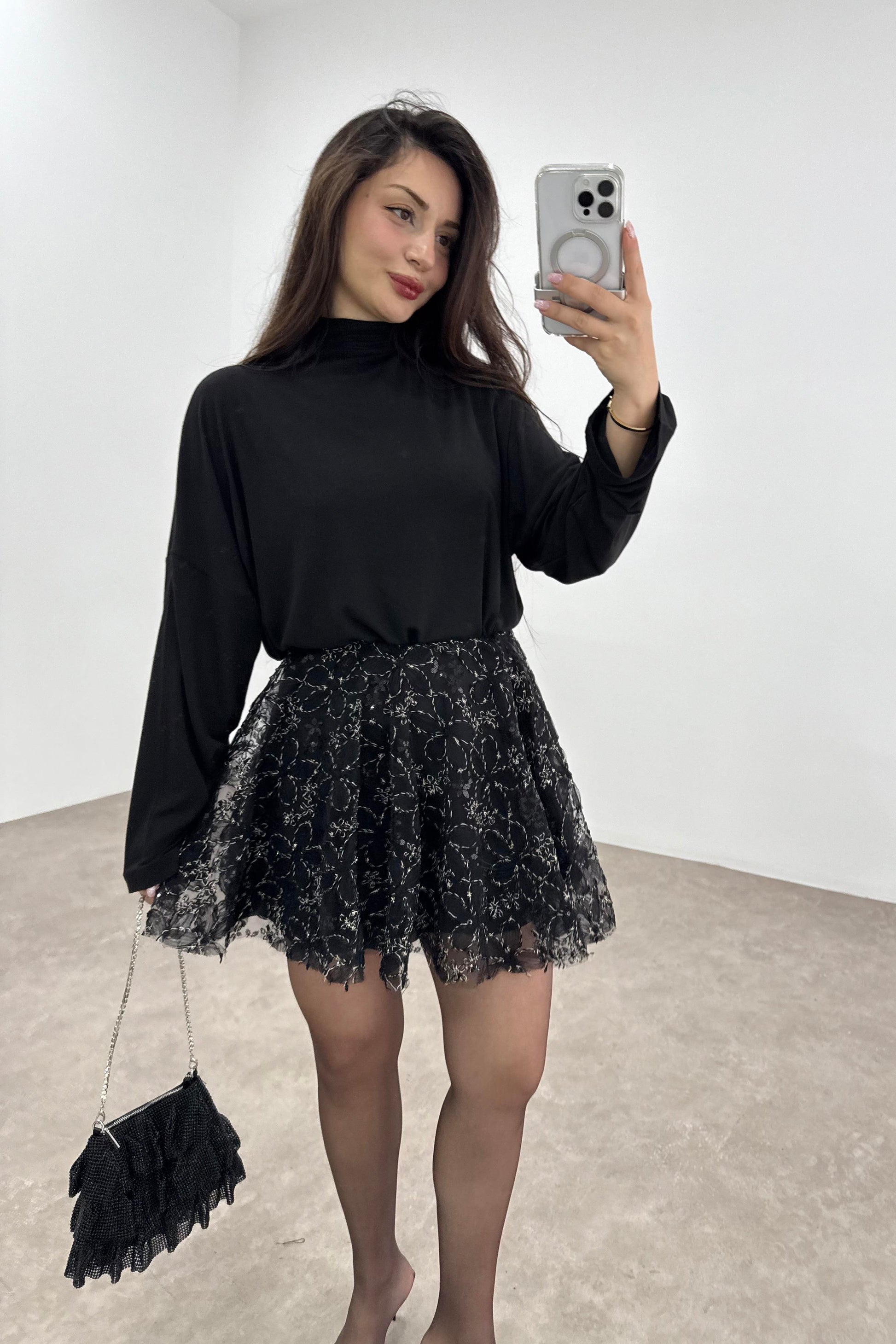 Pullu Çiçek Desenli Siyah Kloş Etek