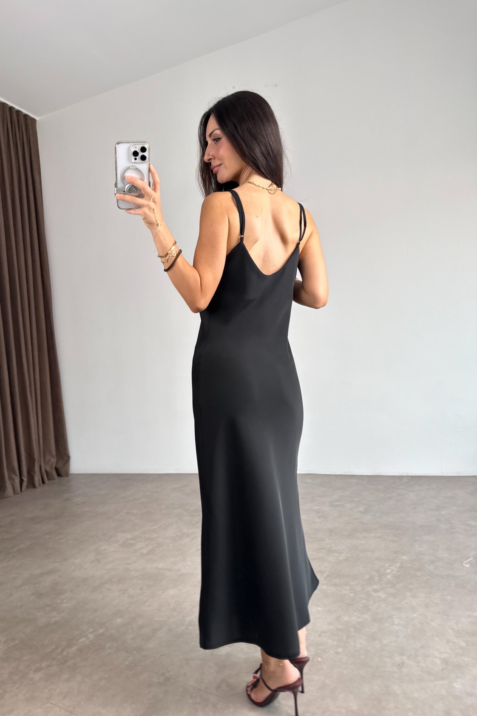 Saten Askılı Siyah Midi Elblse