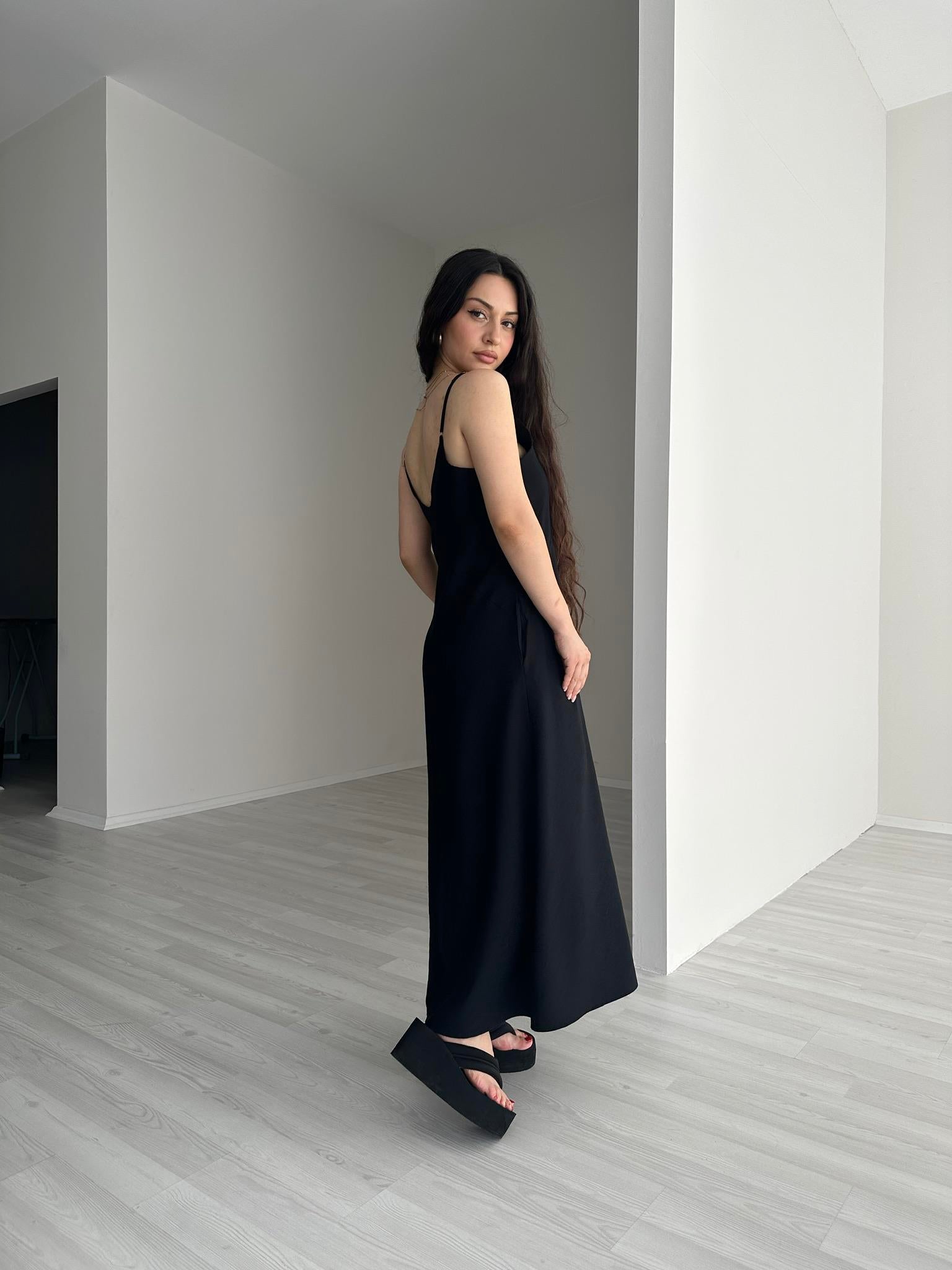 Tensel Siyah Askılı Rahat Elbise