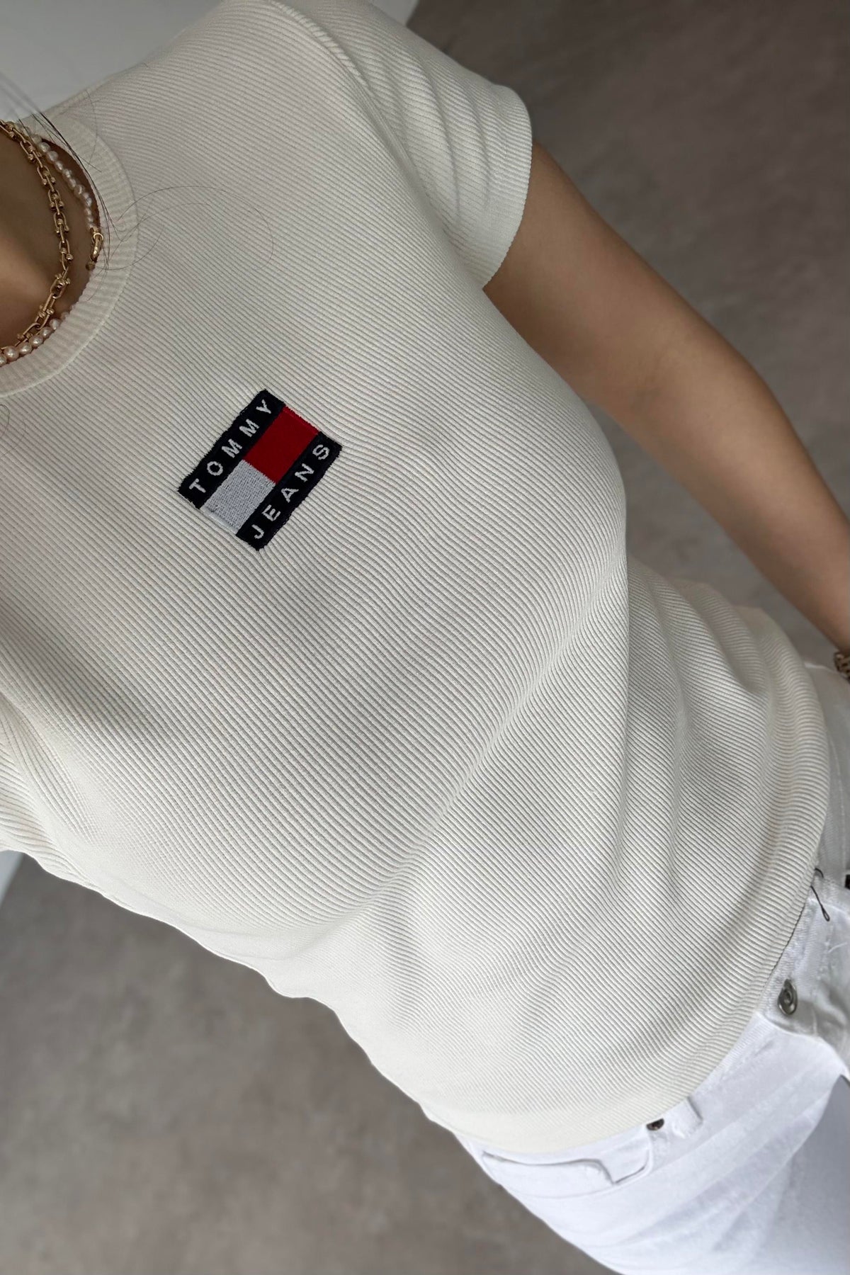 TH Kare Logolu Beyaz T-shirt