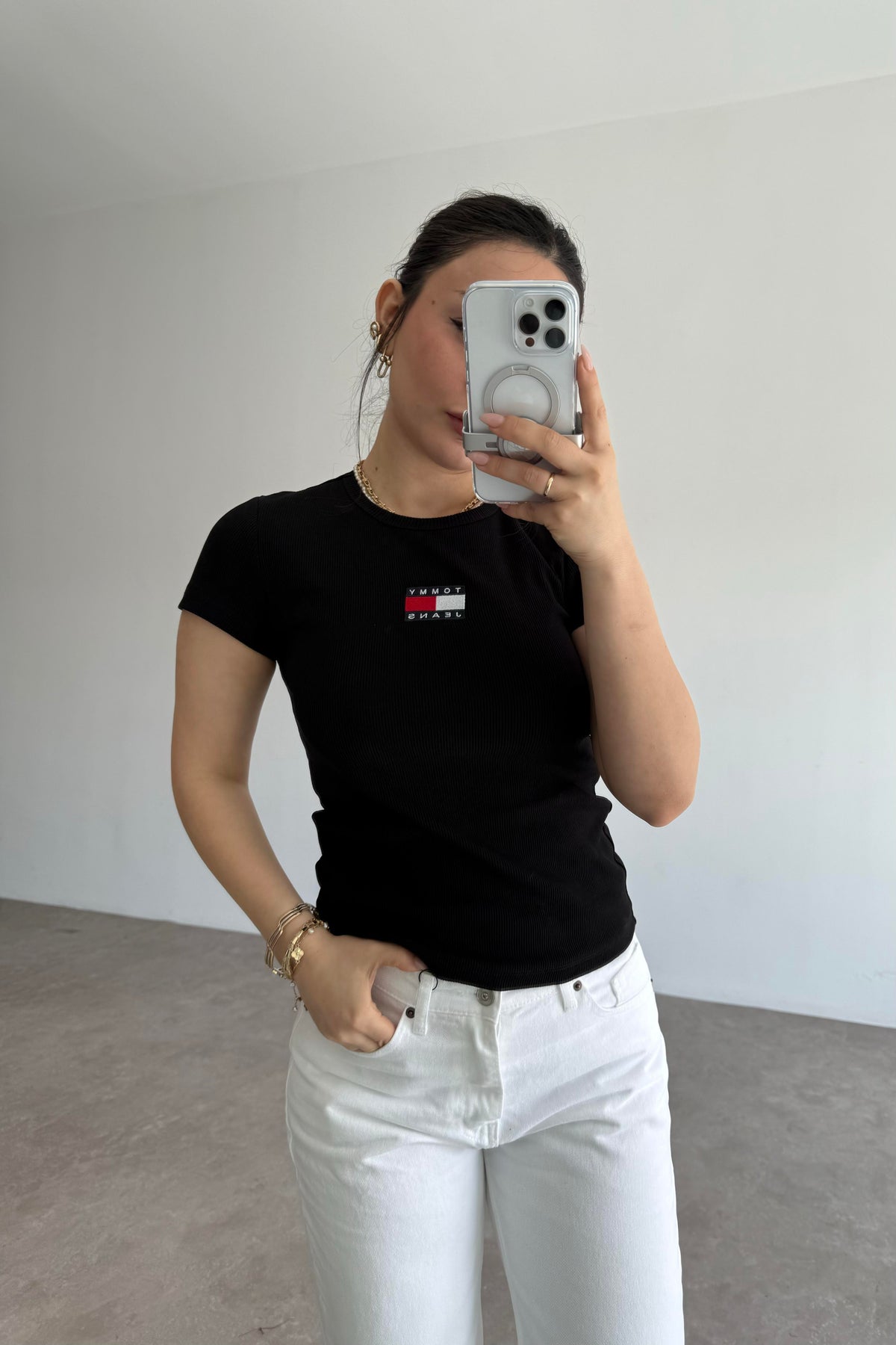 TH Kare Logolu Siyah T-shirt