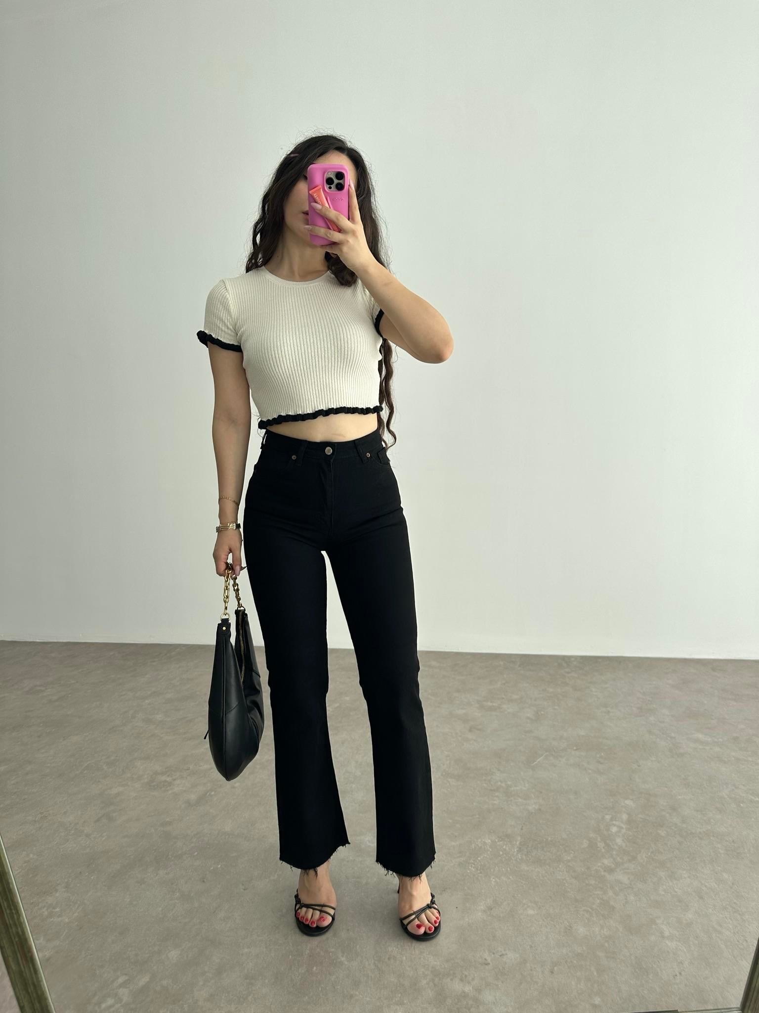 Toparlayıcı Mini Flare Siyah Jean