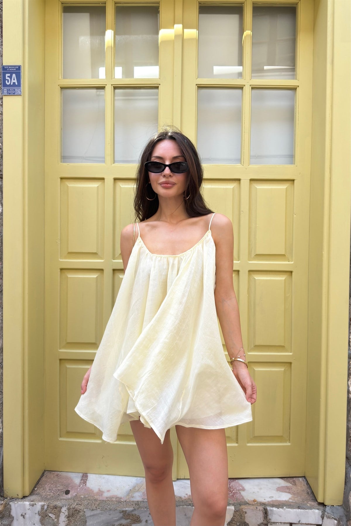 Viviane Askılı Katlı Pastel Sarı Bluz