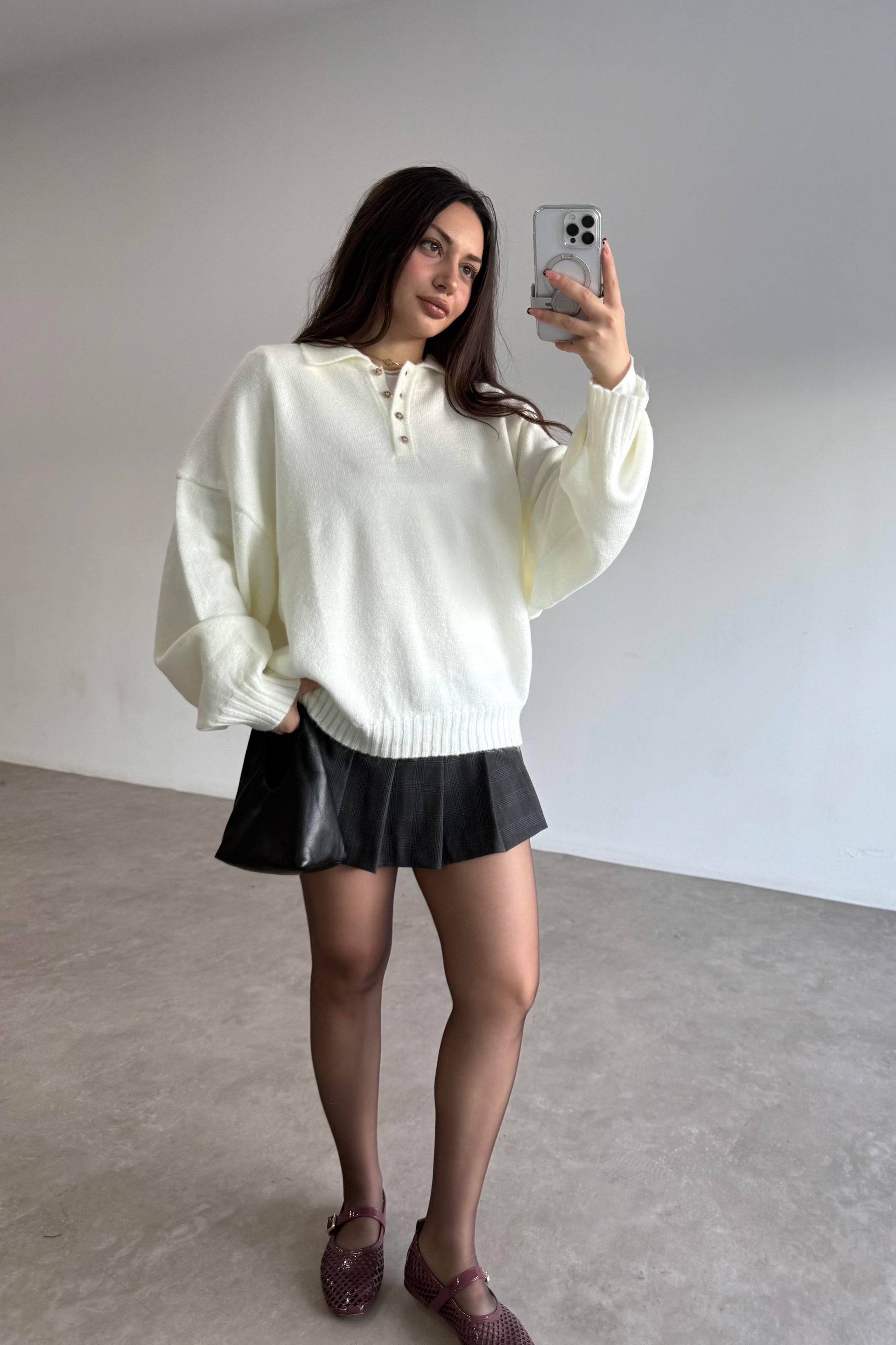 Yakalı Düğmeli Ekru Oversize Kazak