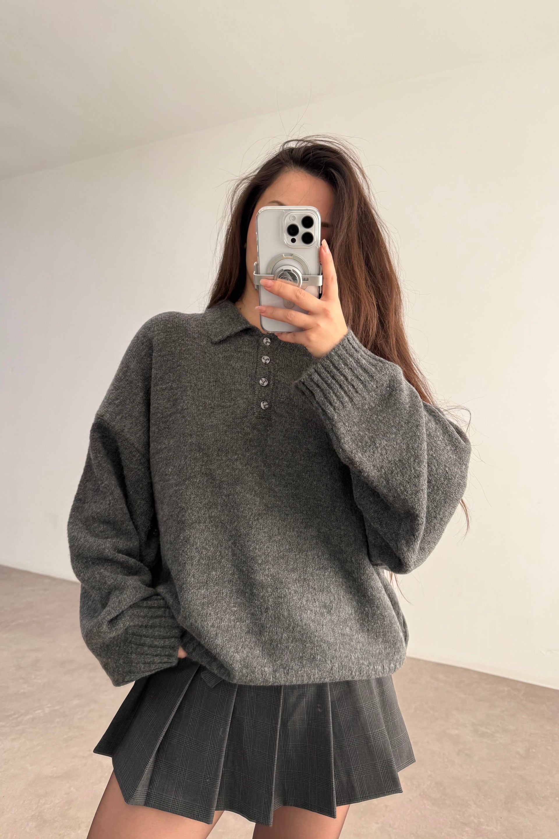 Yakalı Düğmeli Füme Oversize Kazak
