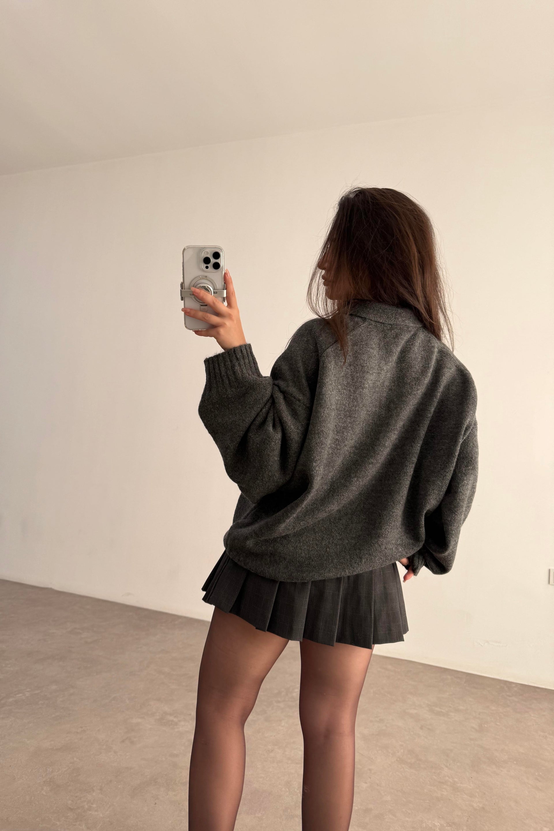 Yakalı Düğmeli Füme Oversize Kazak