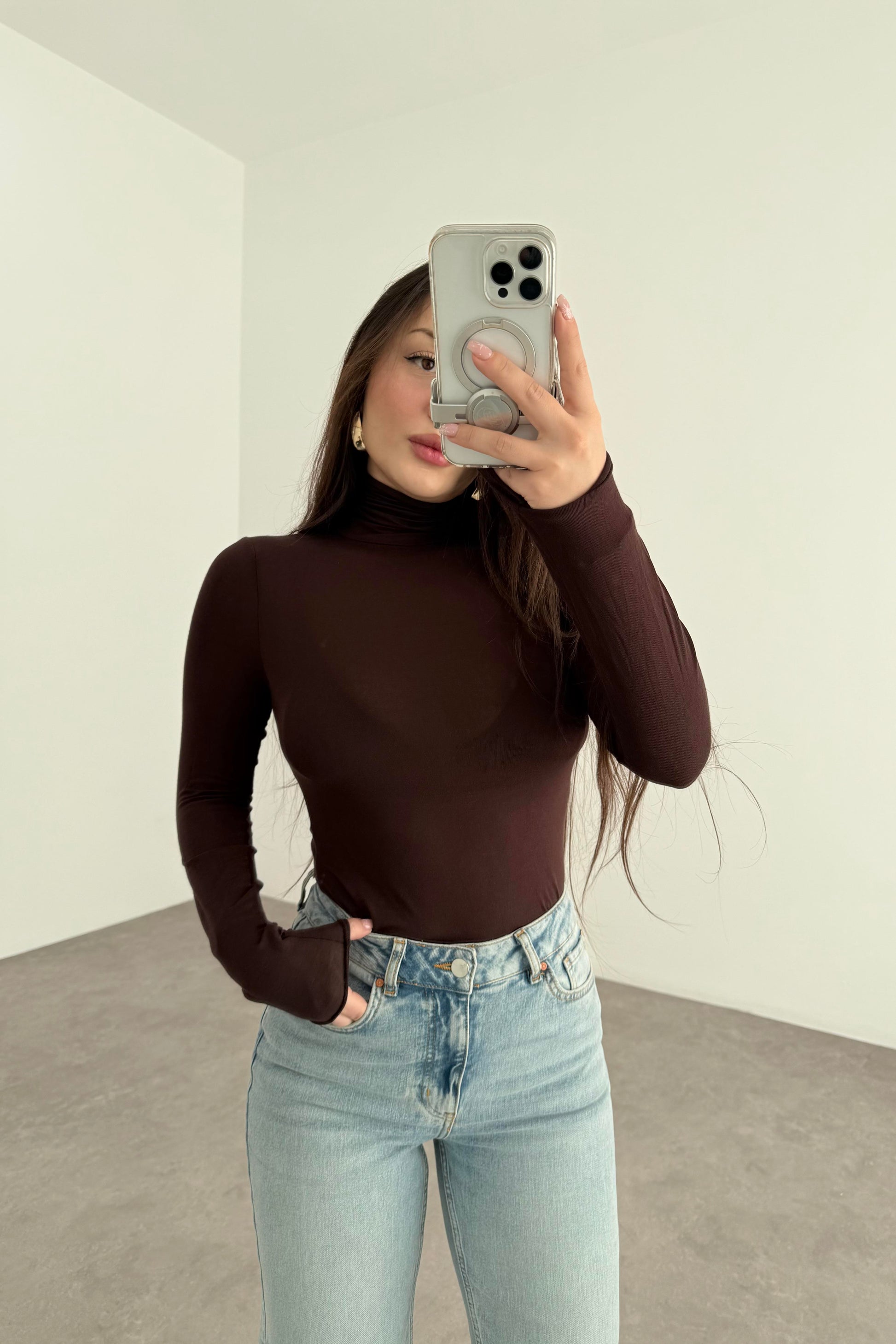 Yarı Transparan Basic Boğazlı Kahverengi Body