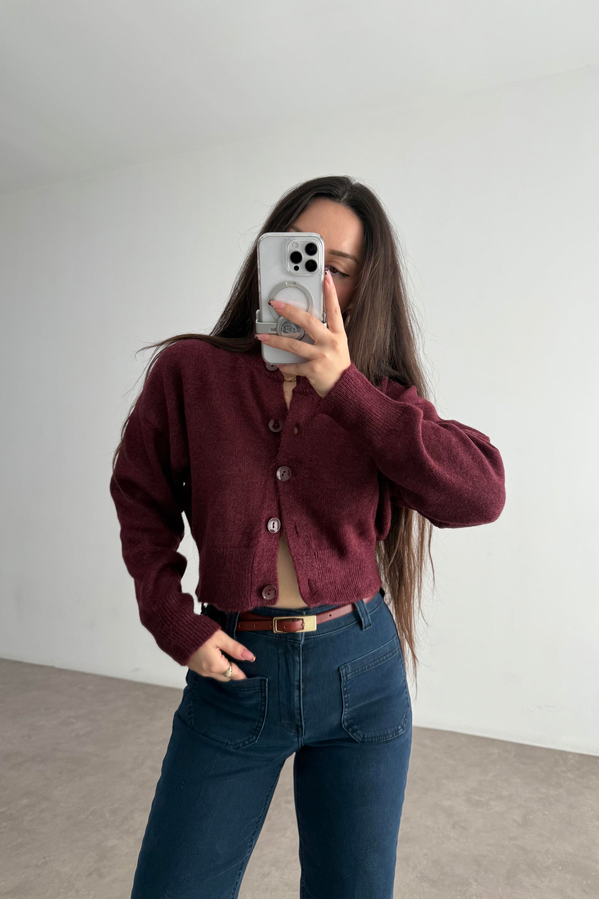 Yuvarlak Yaka Düğmeli Kısa Bordo Hırka