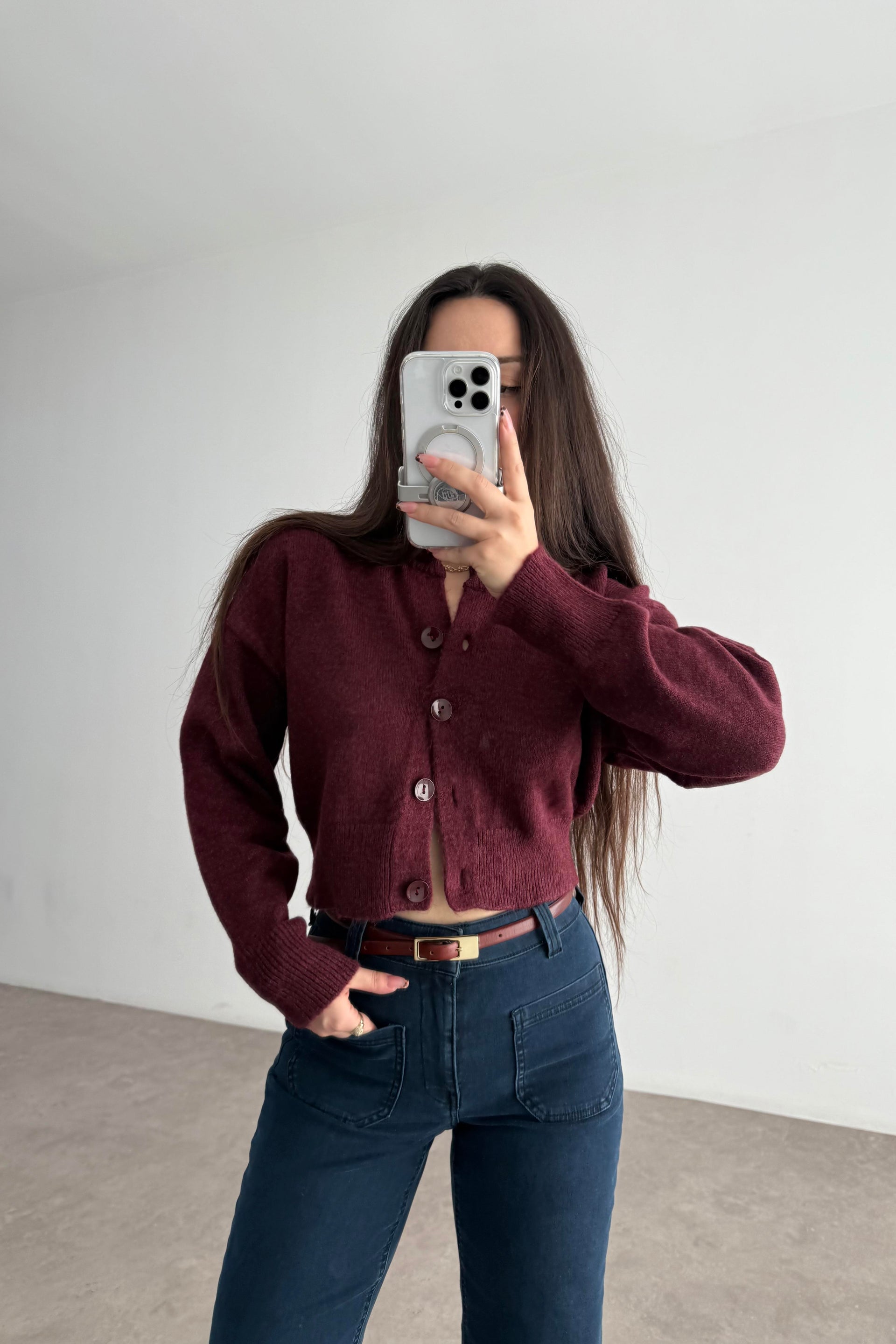 Yuvarlak Yaka Düğmeli Kısa Bordo Hırka