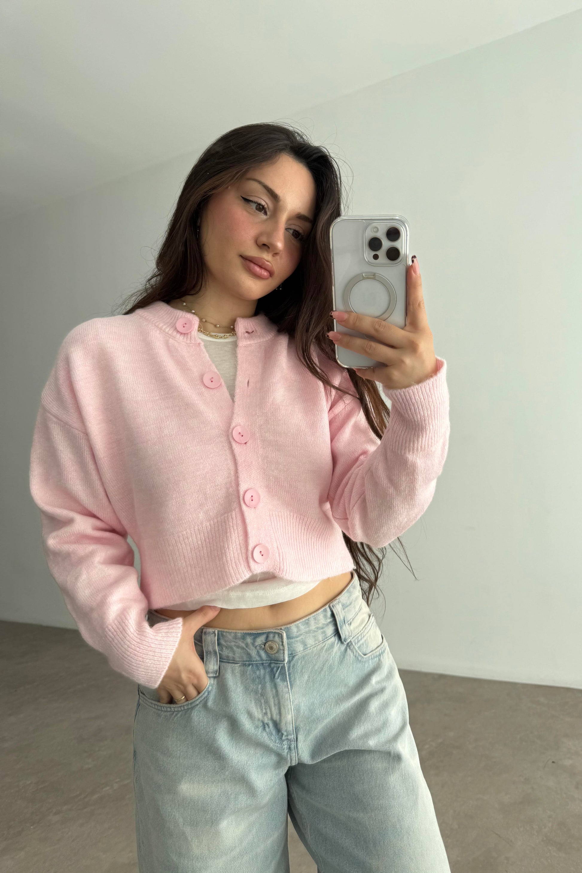Yuvarlak Yaka Düğmeli Kısa Pembe Hırka