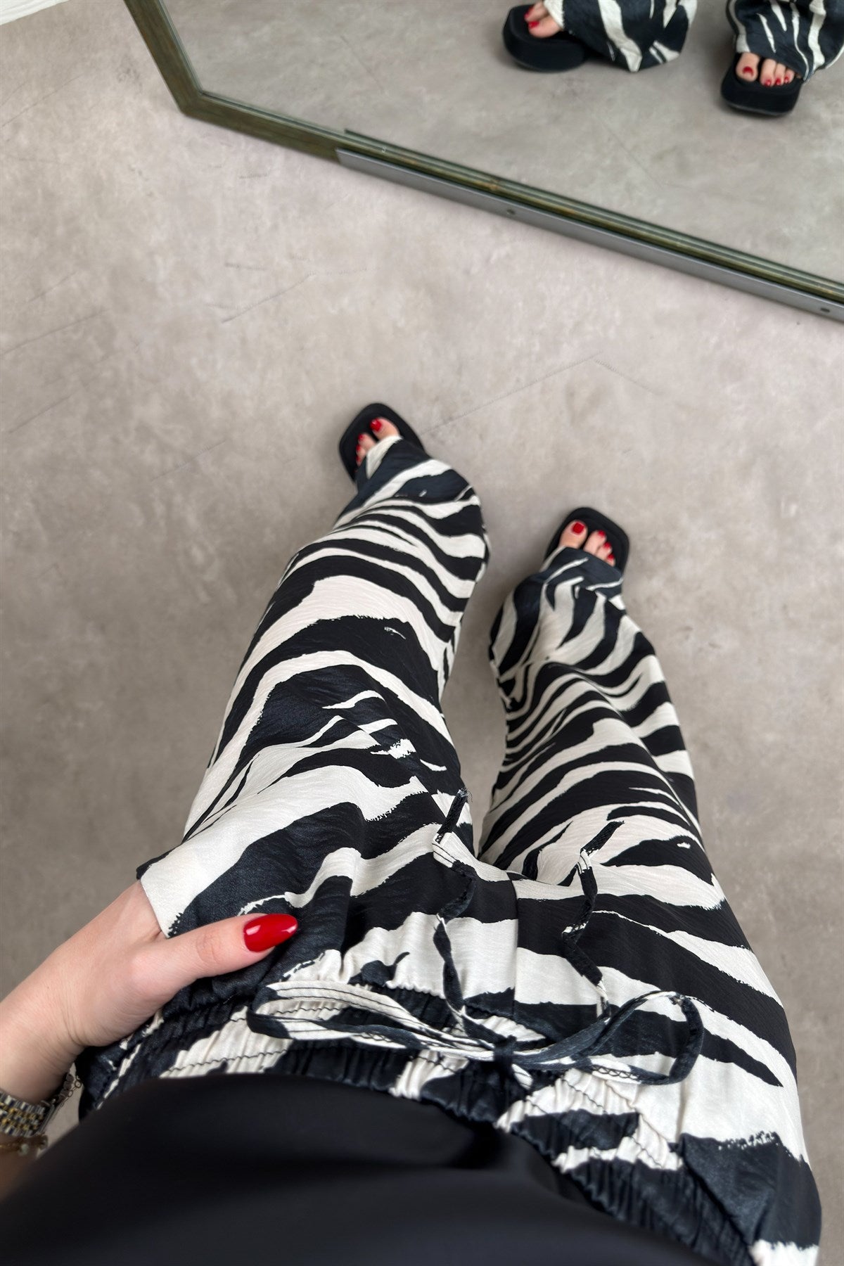 Zebra Desenli Saten Pantolon
