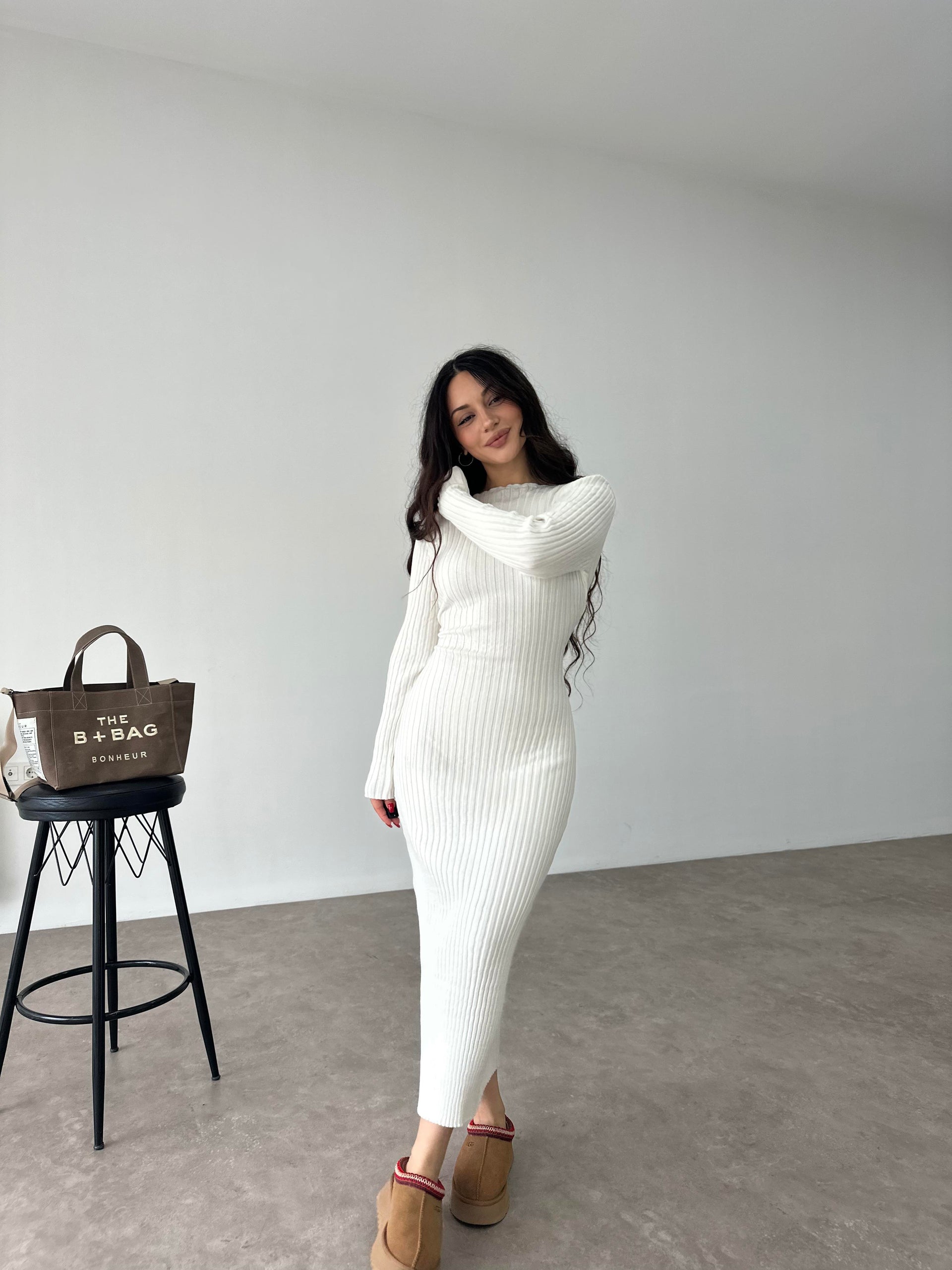 ZR Model Bağlama Detaylı Triko Beyaz Elbise