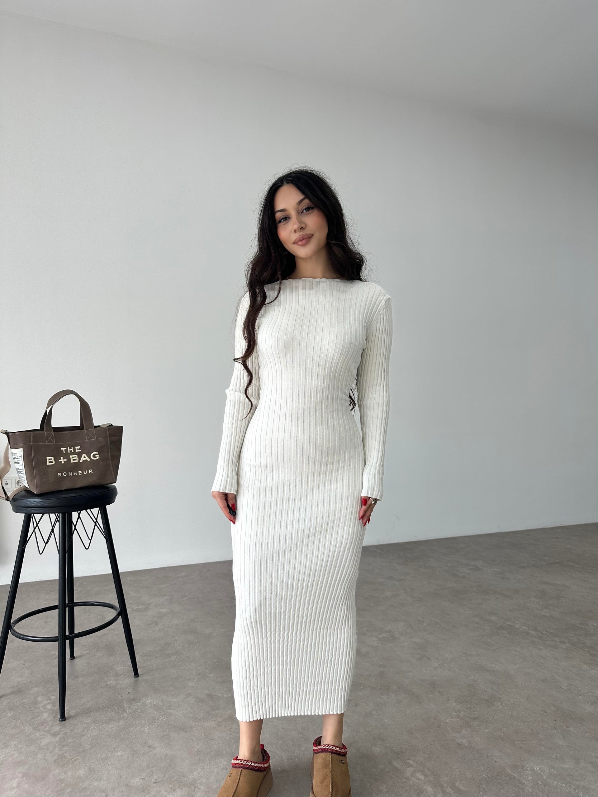 ZR Model Bağlama Detaylı Triko Beyaz Elbise